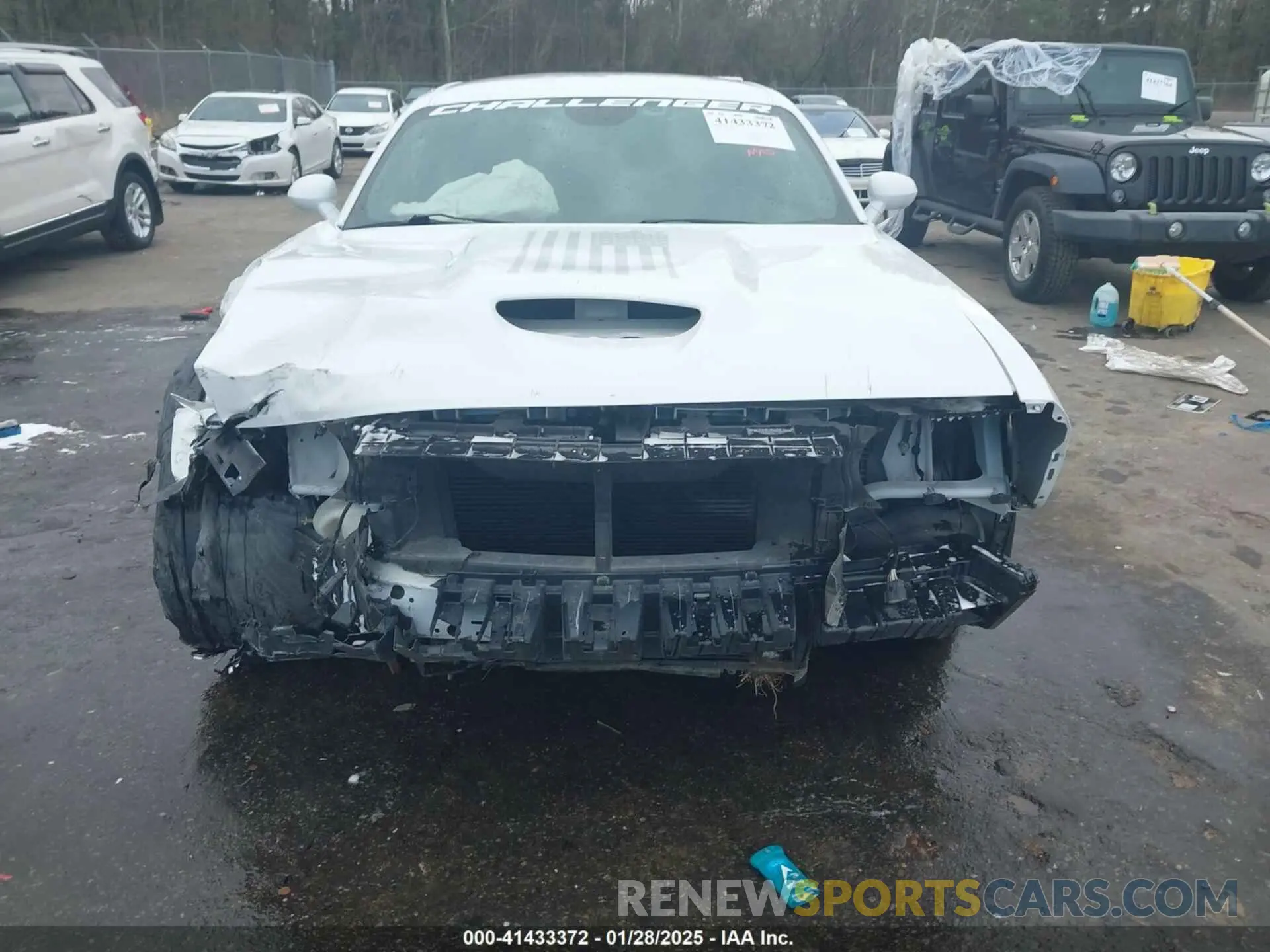 12 Photograph of a damaged car 2C3CDZJG3NH151889 DODGE CHALLENGER 2022