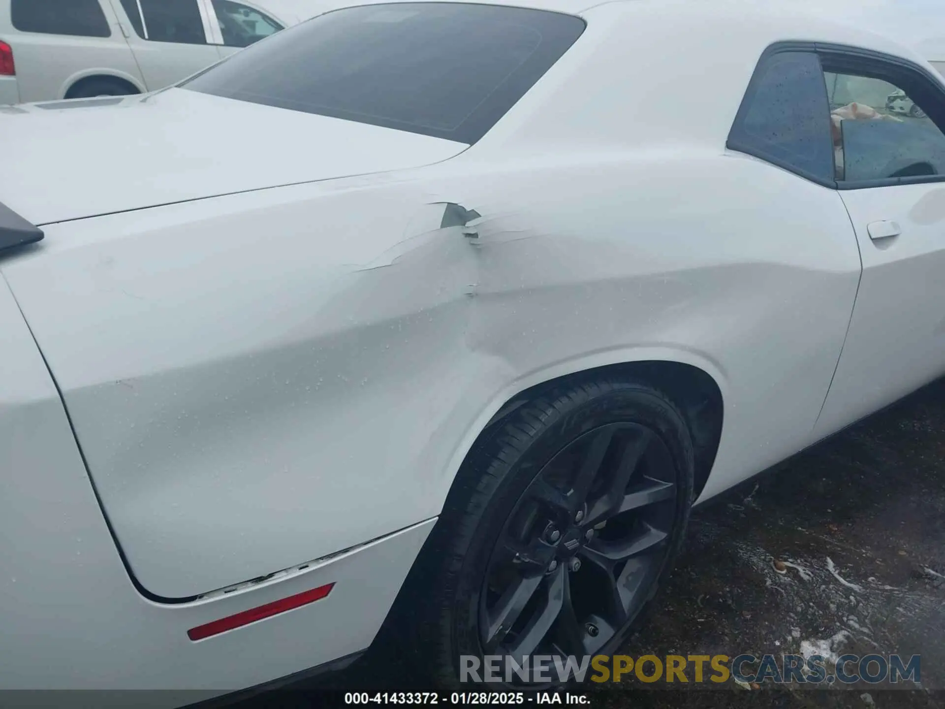 17 Photograph of a damaged car 2C3CDZJG3NH151889 DODGE CHALLENGER 2022