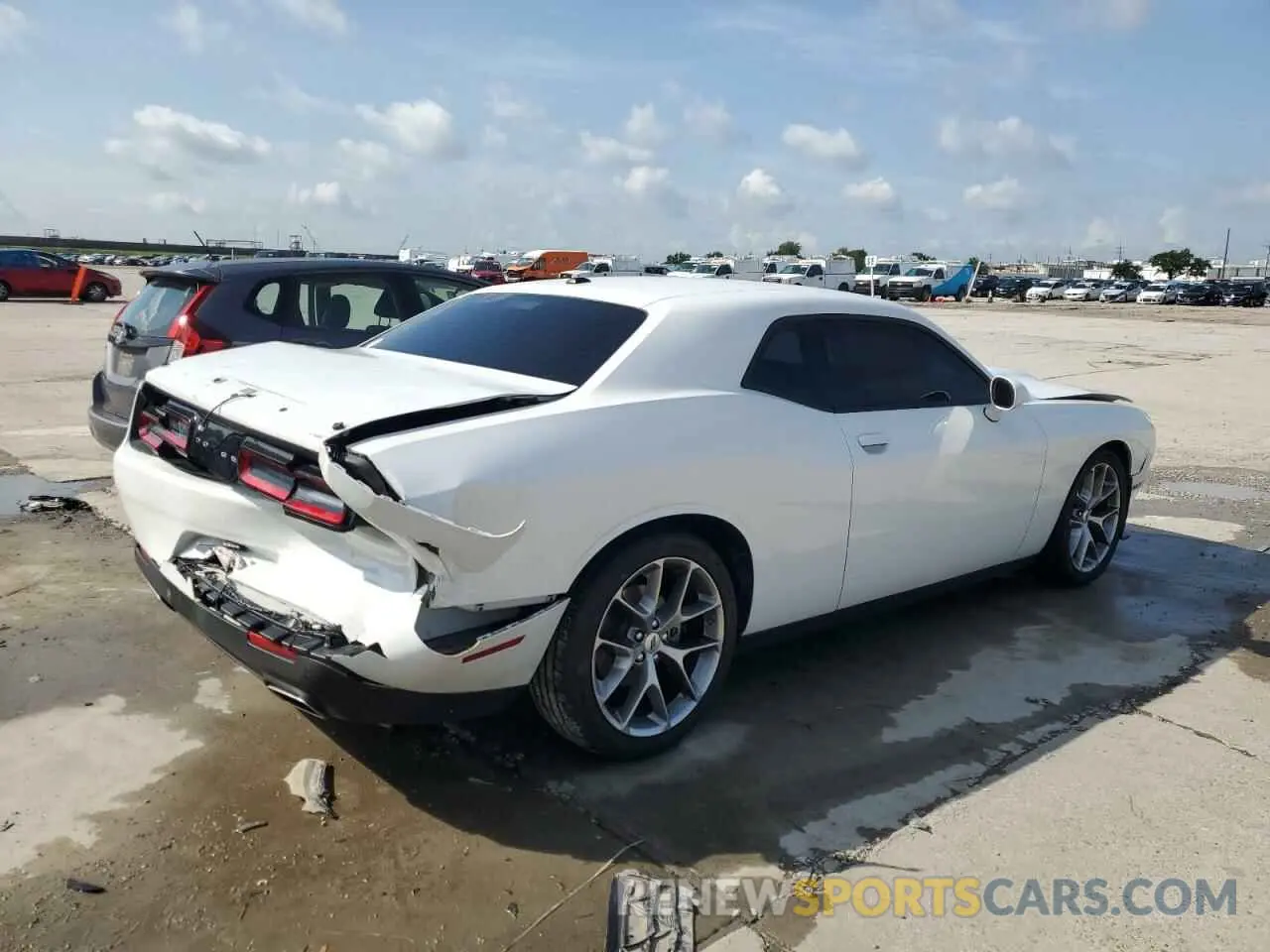 3 Photograph of a damaged car 2C3CDZJG3NH237557 DODGE CHALLENGER 2022