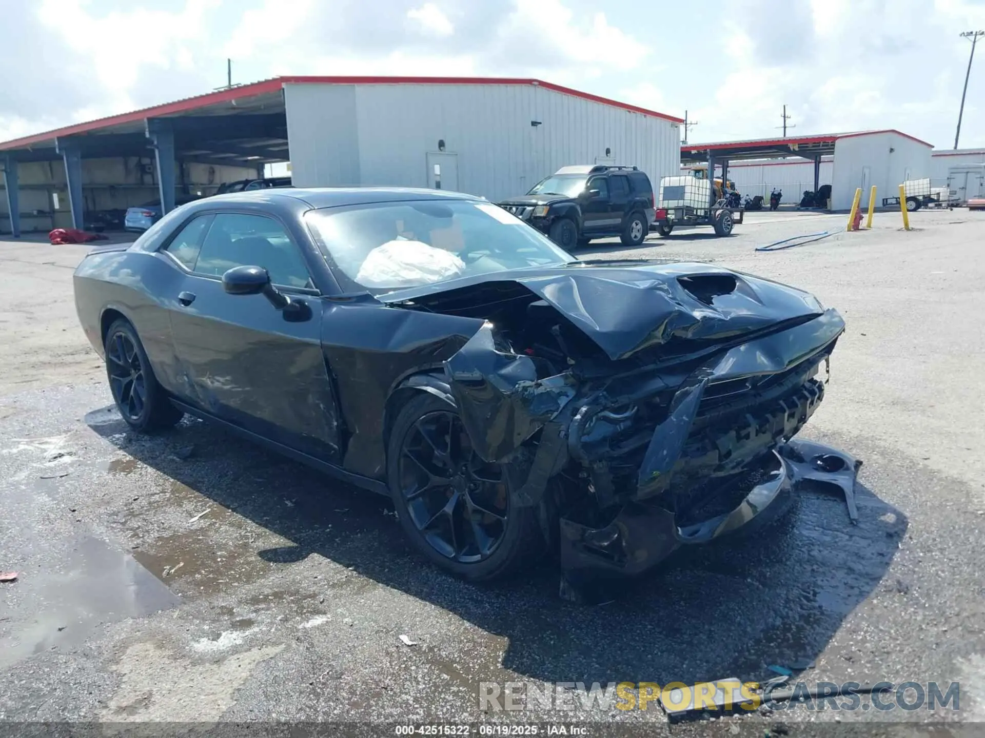1 Photograph of a damaged car 2C3CDZJG3NH249692 DODGE CHALLENGER 2022