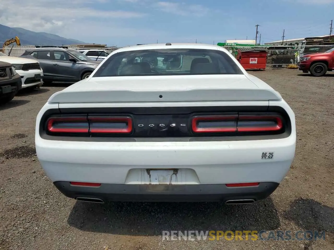 6 Photograph of a damaged car 2C3CDZJG4NH142697 DODGE CHALLENGER 2022