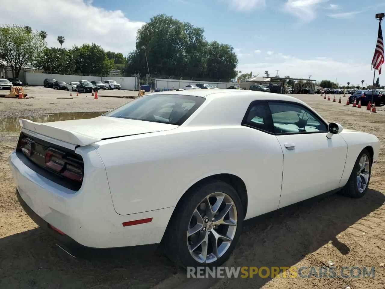 3 Photograph of a damaged car 2C3CDZJG4NH164134 DODGE CHALLENGER 2022