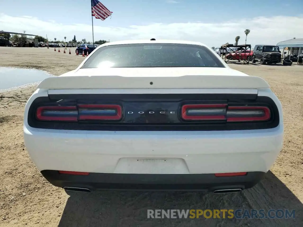 6 Photograph of a damaged car 2C3CDZJG4NH164134 DODGE CHALLENGER 2022