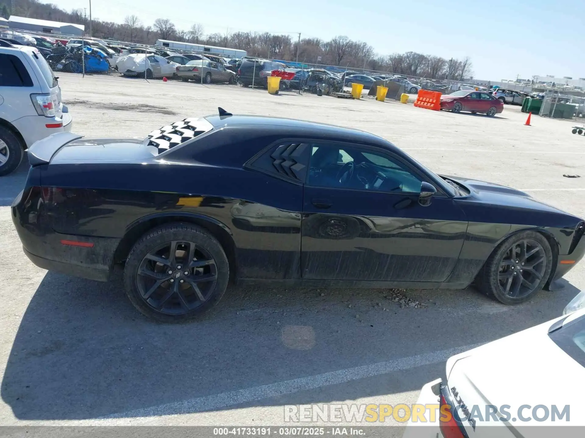 13 Photograph of a damaged car 2C3CDZJG4NH192127 DODGE CHALLENGER 2022