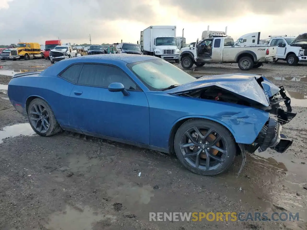 4 Photograph of a damaged car 2C3CDZJG5NH218606 DODGE CHALLENGER 2022