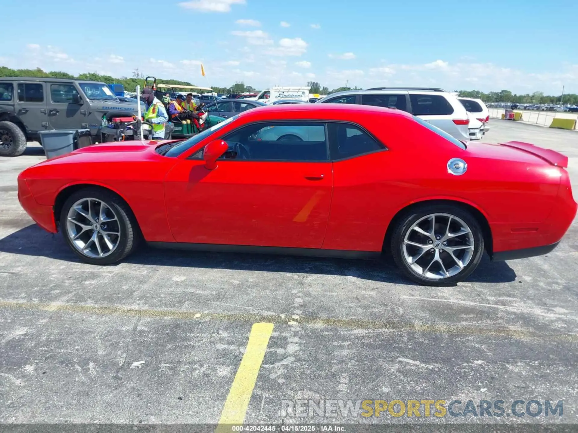 14 Photograph of a damaged car 2C3CDZJG5NH249578 DODGE CHALLENGER 2022