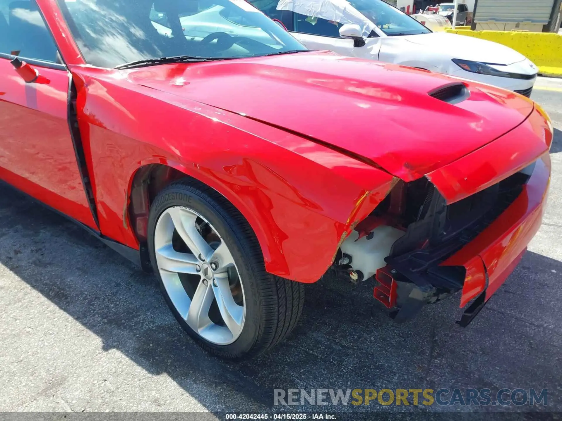 6 Photograph of a damaged car 2C3CDZJG5NH249578 DODGE CHALLENGER 2022
