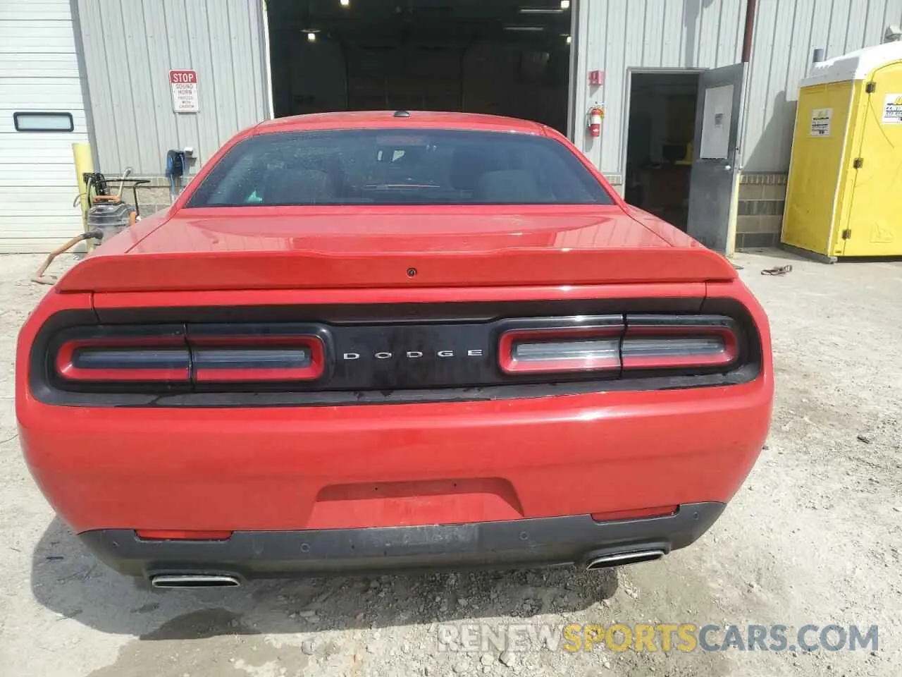 6 Photograph of a damaged car 2C3CDZJG5NH268521 DODGE CHALLENGER 2022