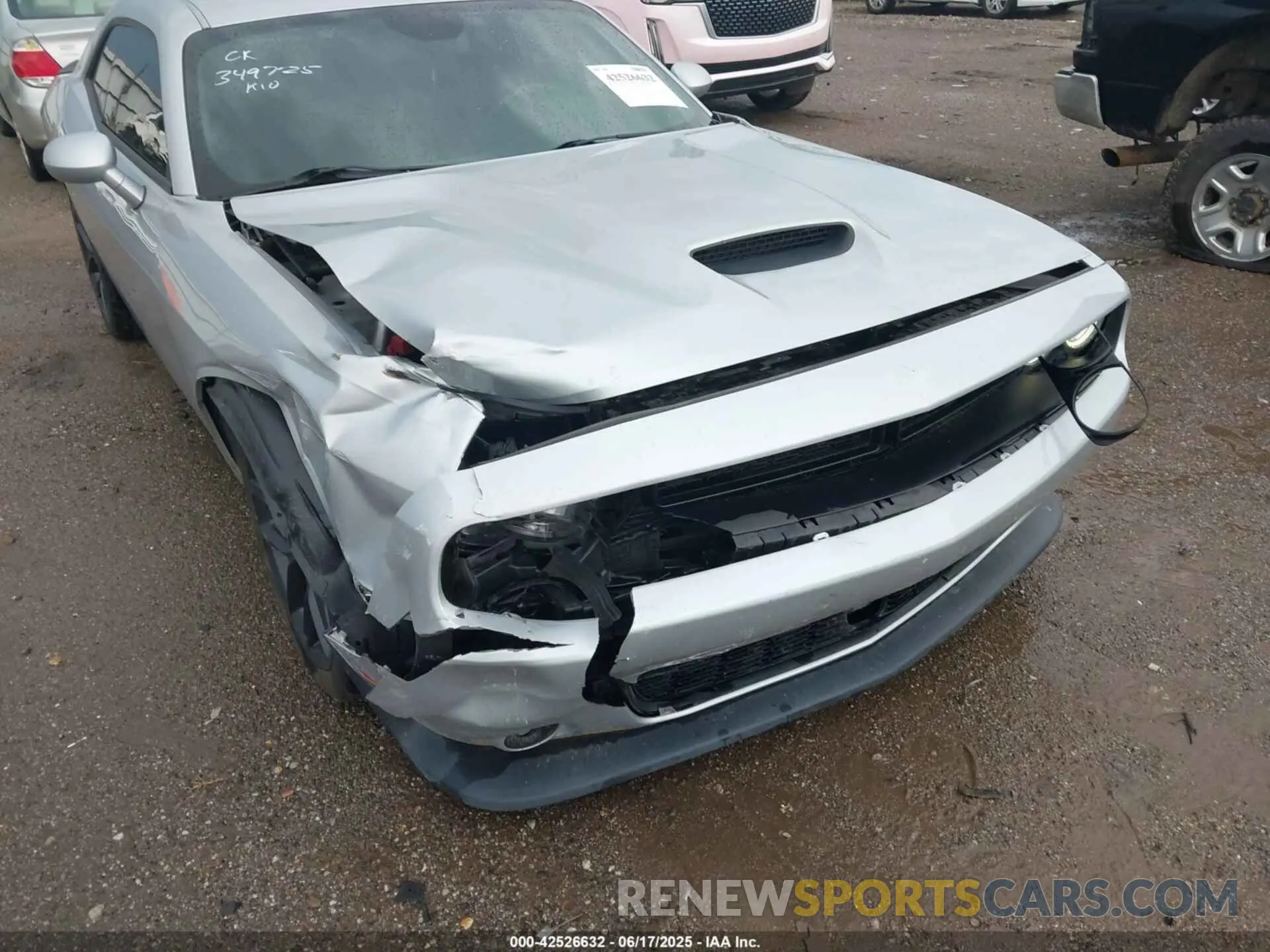 12 Photograph of a damaged car 2C3CDZJG7NH140118 DODGE CHALLENGER 2022