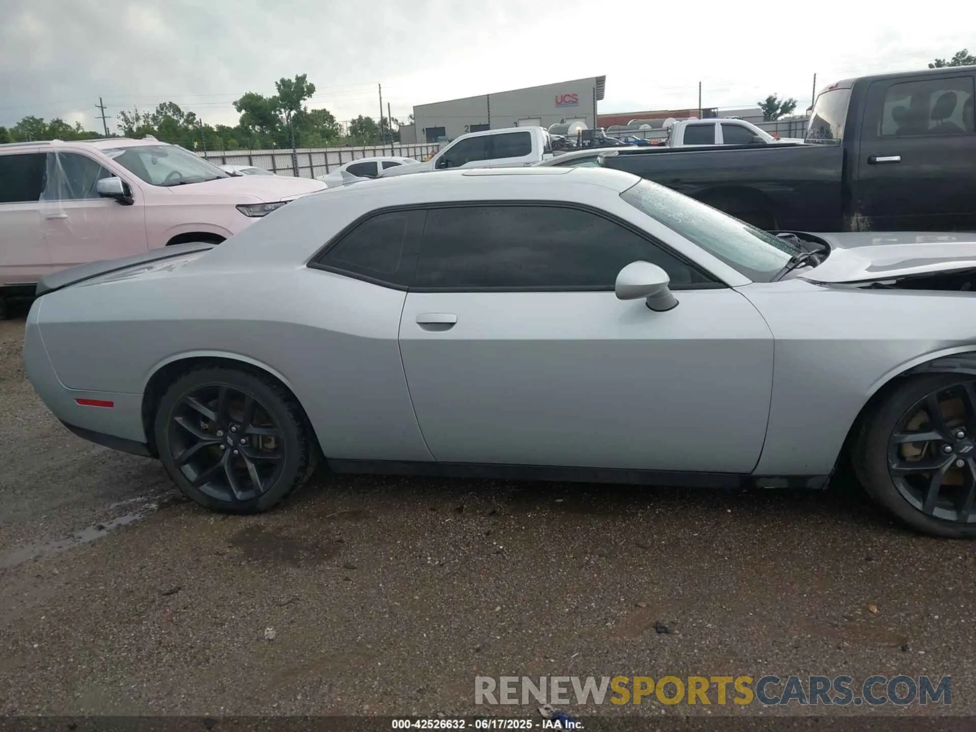 14 Photograph of a damaged car 2C3CDZJG7NH140118 DODGE CHALLENGER 2022