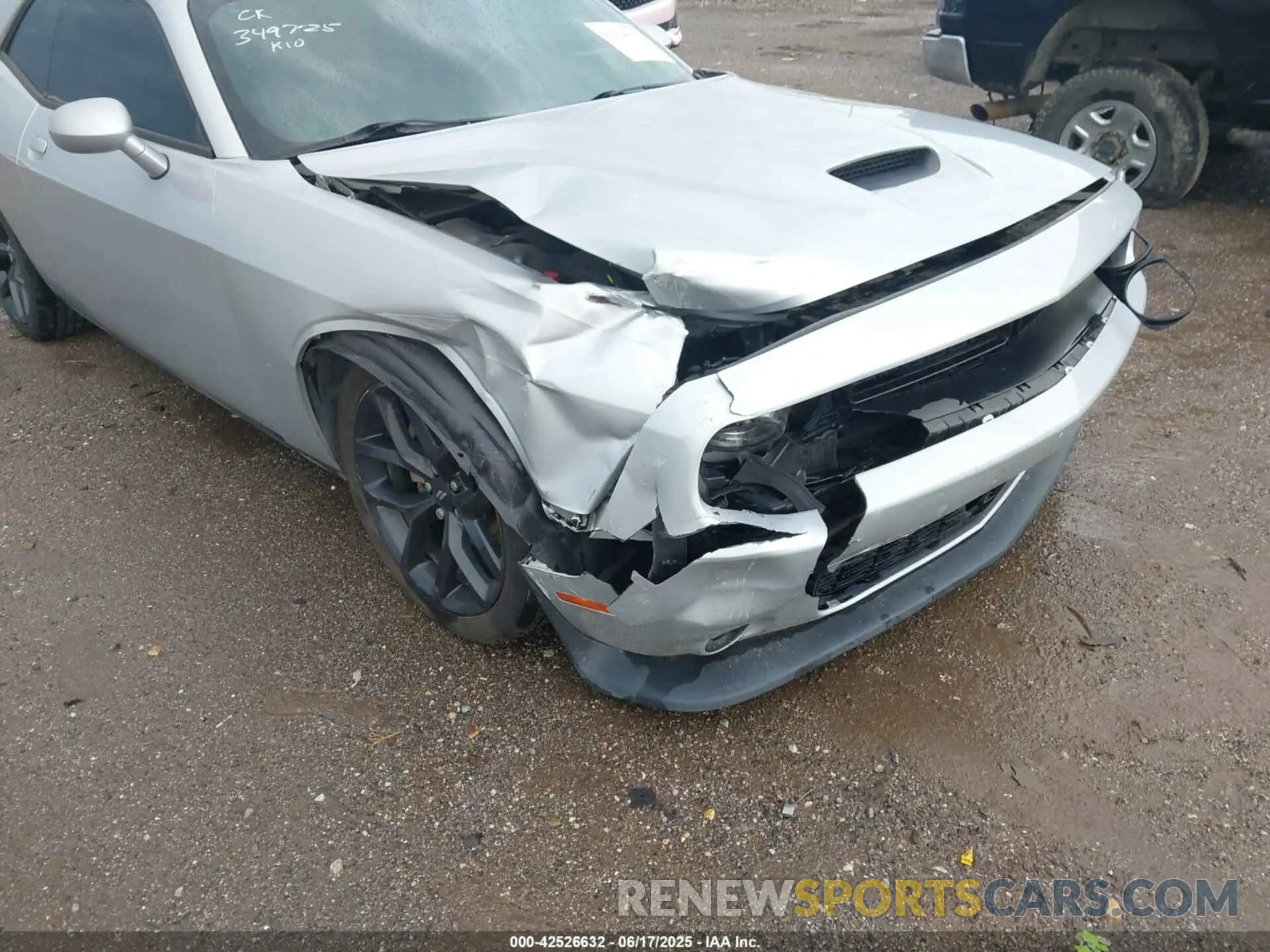 19 Photograph of a damaged car 2C3CDZJG7NH140118 DODGE CHALLENGER 2022