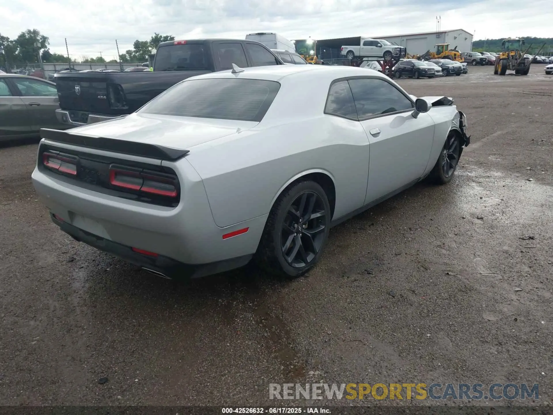 4 Photograph of a damaged car 2C3CDZJG7NH140118 DODGE CHALLENGER 2022