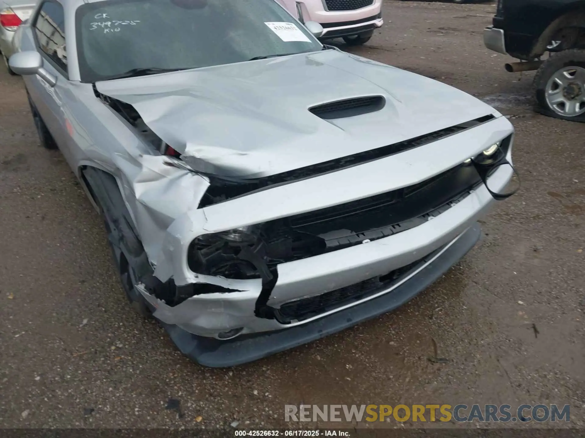 6 Photograph of a damaged car 2C3CDZJG7NH140118 DODGE CHALLENGER 2022