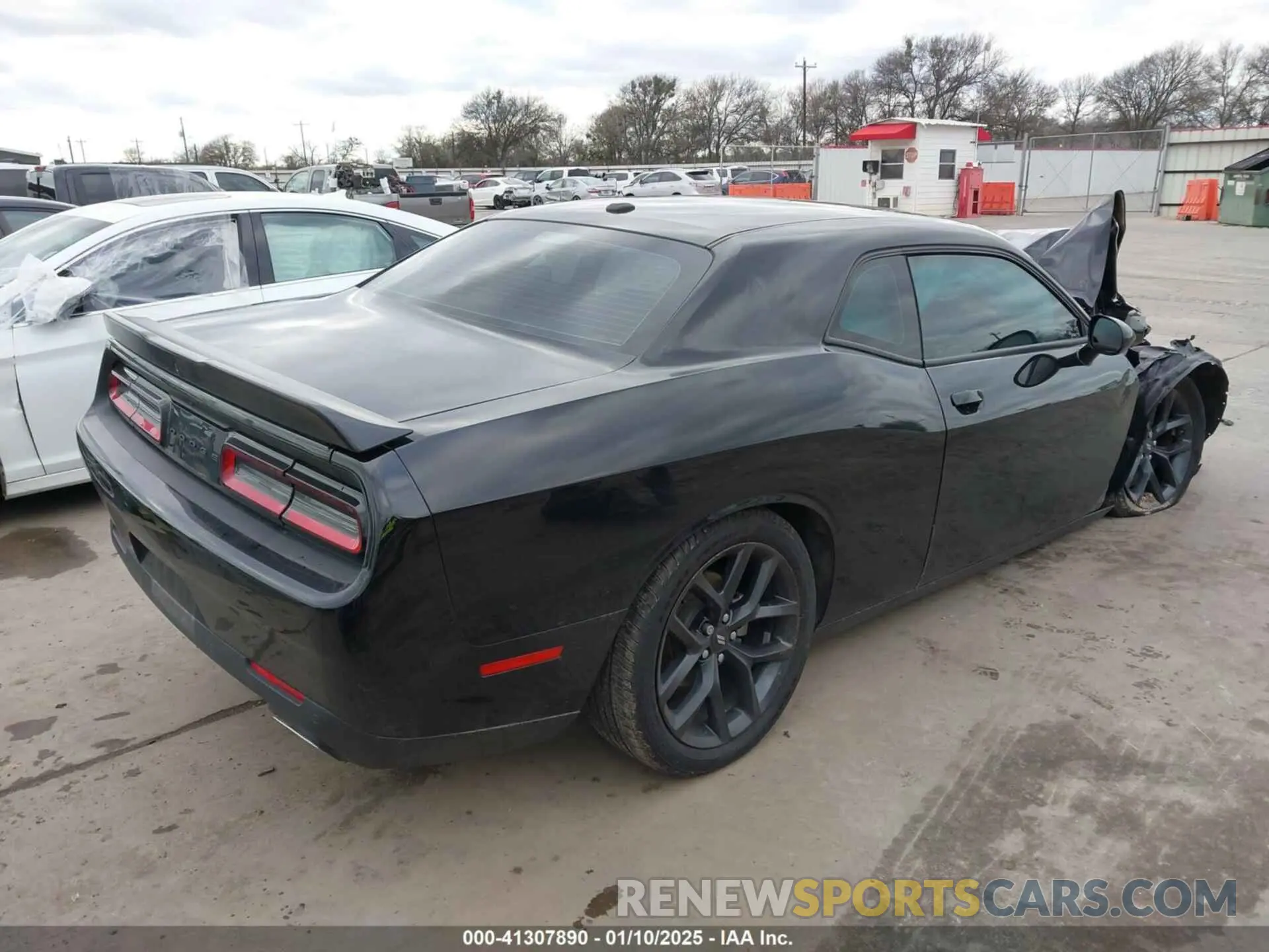 4 Photograph of a damaged car 2C3CDZJG7NH191859 DODGE CHALLENGER 2022