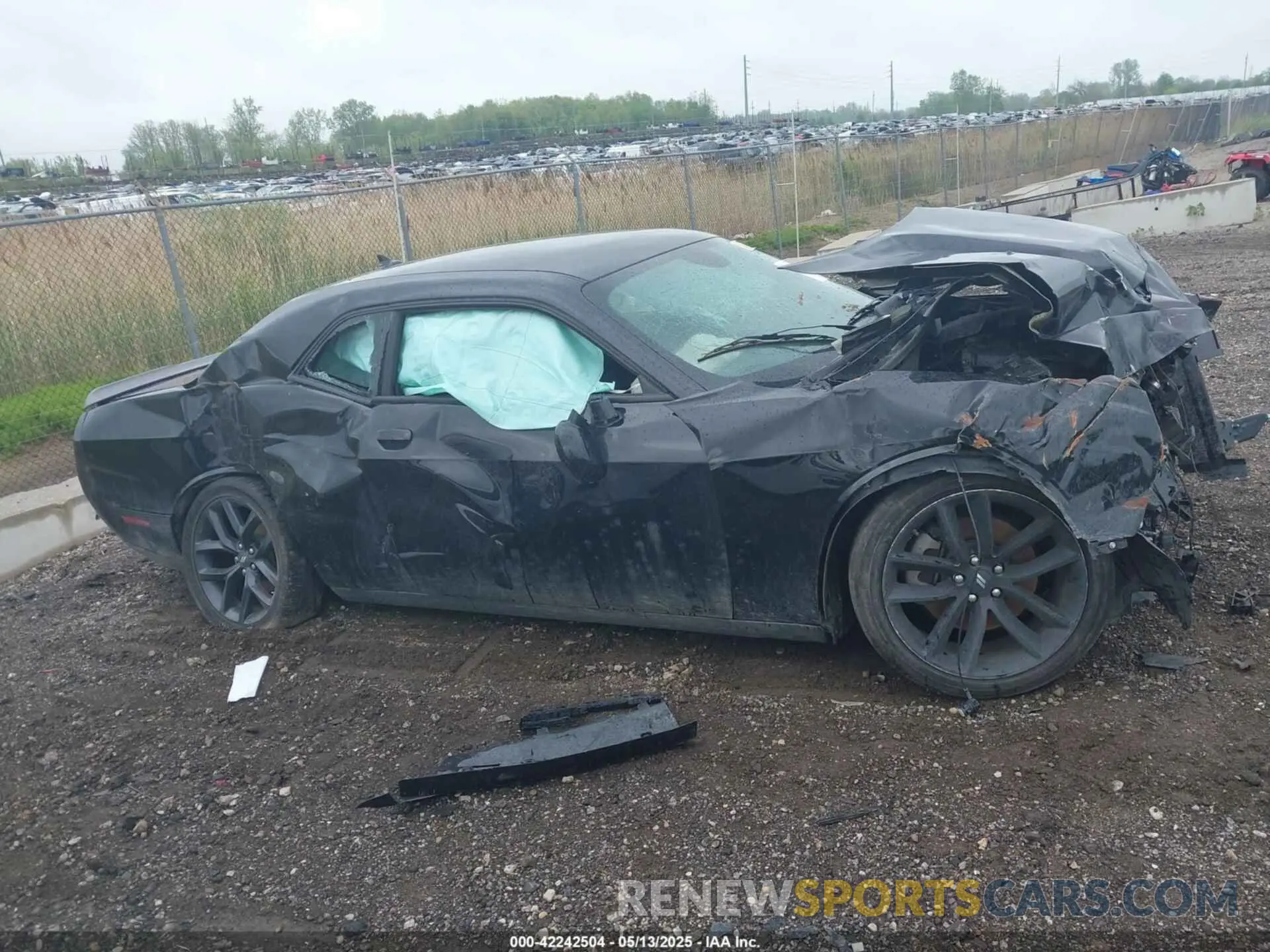 12 Photograph of a damaged car 2C3CDZJG7NH260470 DODGE CHALLENGER 2022