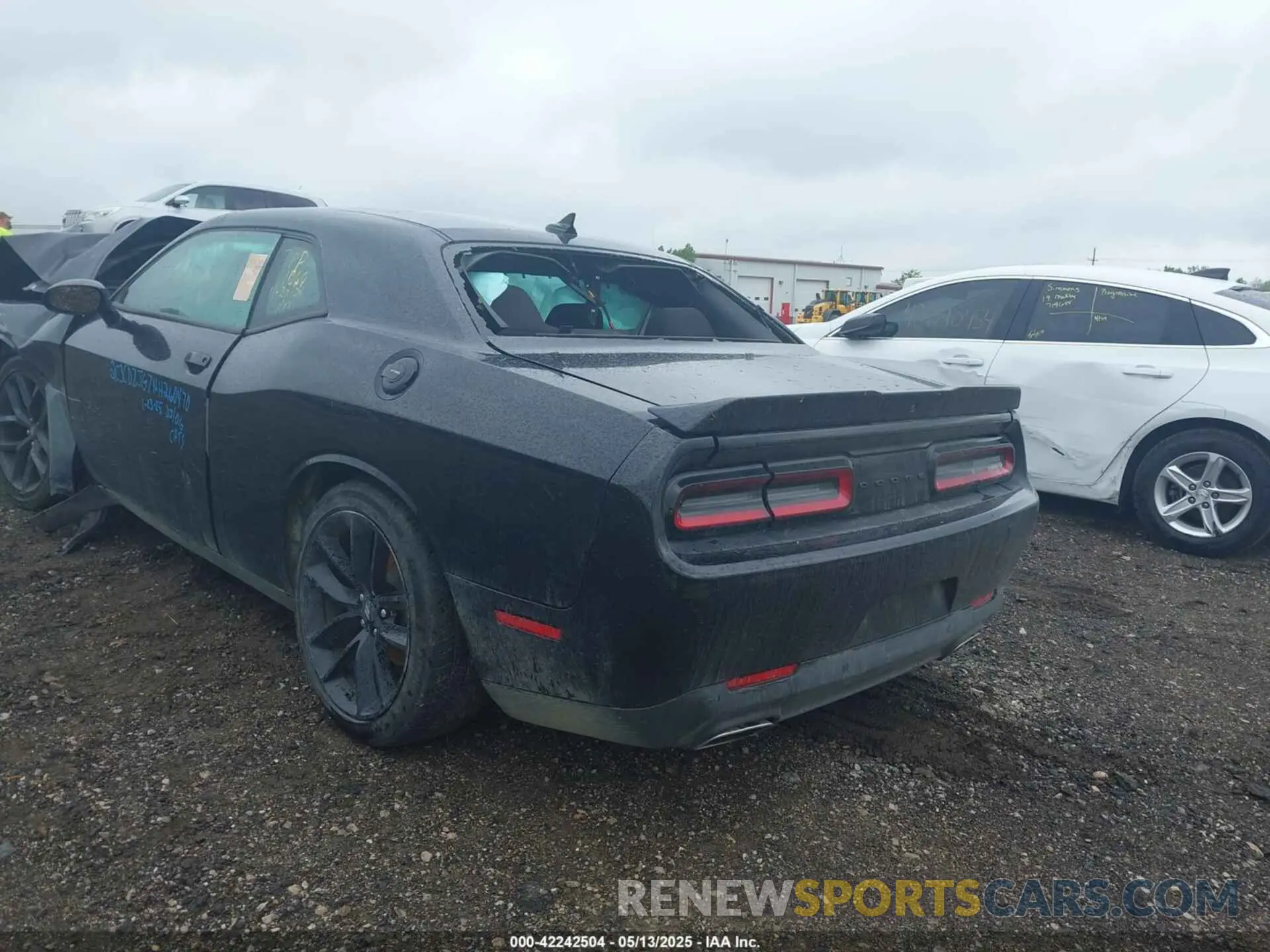 3 Photograph of a damaged car 2C3CDZJG7NH260470 DODGE CHALLENGER 2022