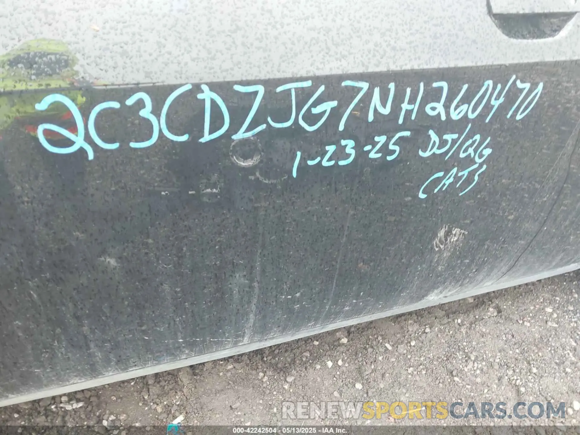 9 Photograph of a damaged car 2C3CDZJG7NH260470 DODGE CHALLENGER 2022