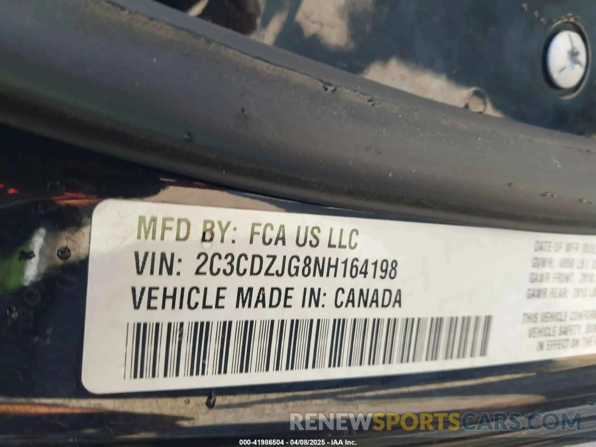 9 Photograph of a damaged car 2C3CDZJG8NH164198 DODGE CHALLENGER 2022