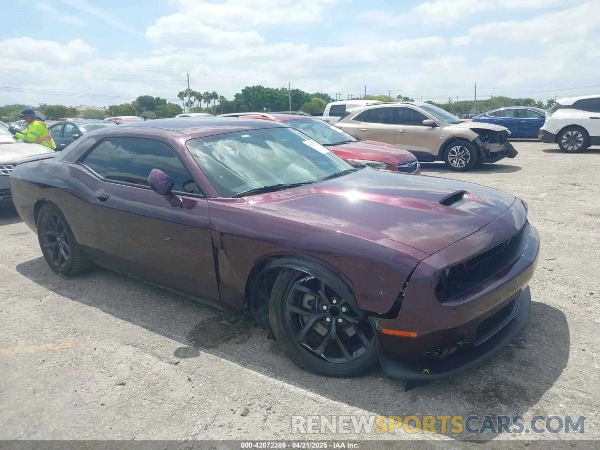 1 Photograph of a damaged car 2C3CDZJG8NH226859 DODGE CHALLENGER 2022