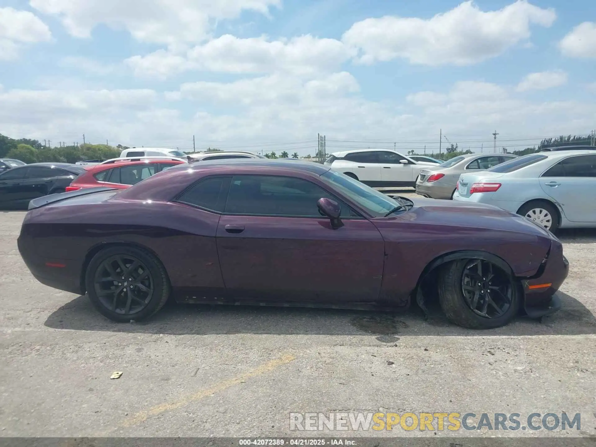 13 Photograph of a damaged car 2C3CDZJG8NH226859 DODGE CHALLENGER 2022