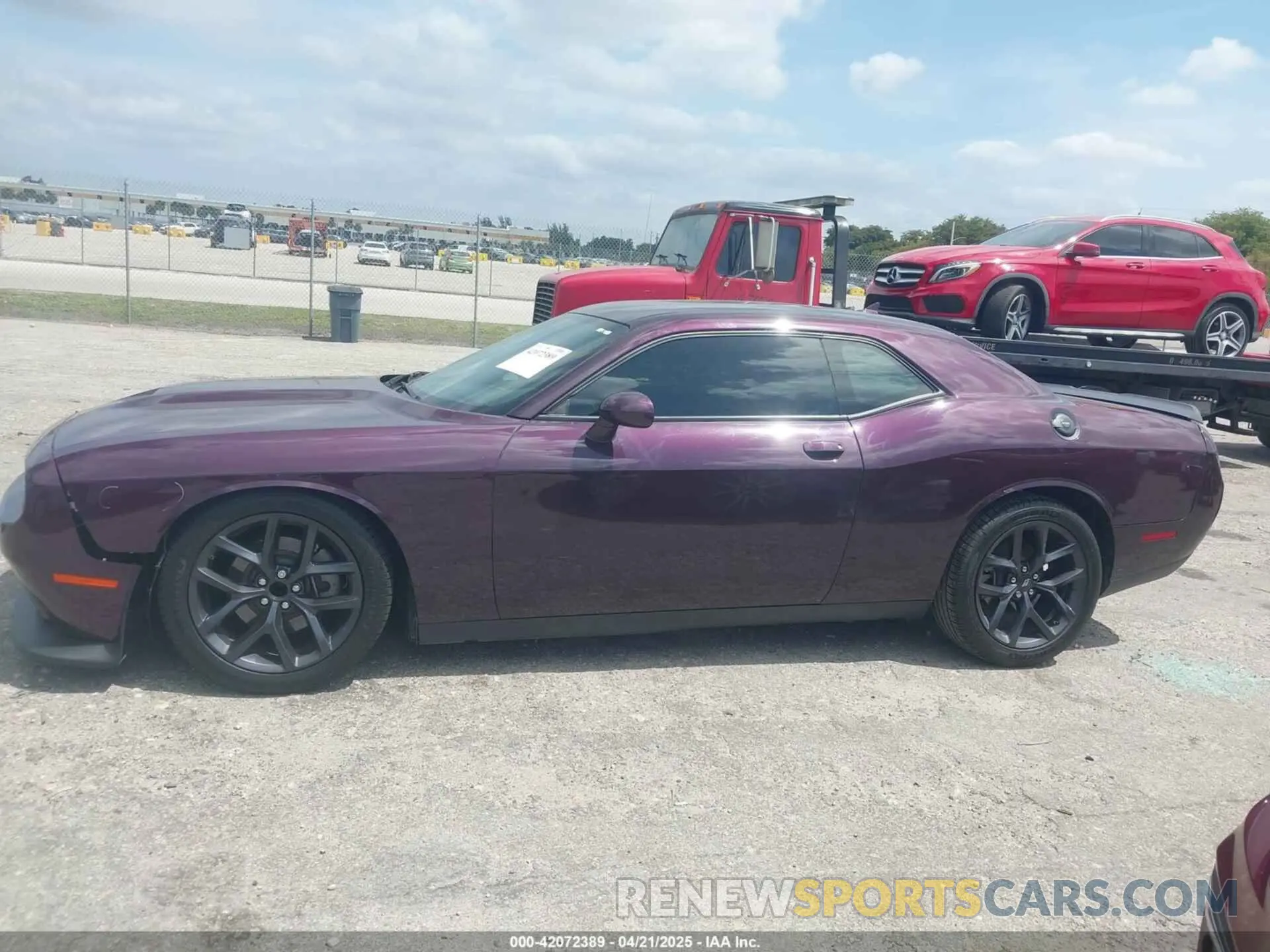 14 Photograph of a damaged car 2C3CDZJG8NH226859 DODGE CHALLENGER 2022