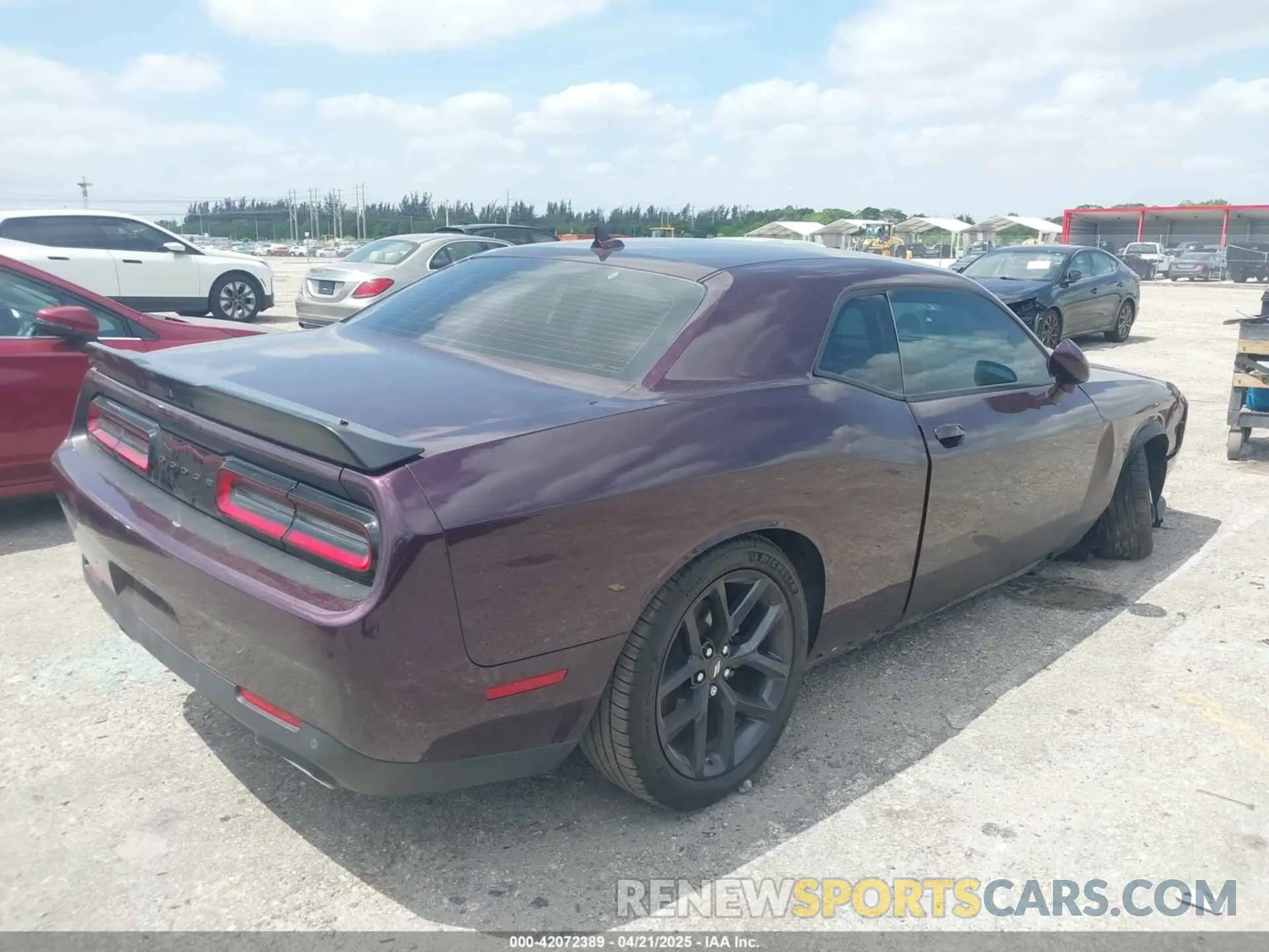 4 Photograph of a damaged car 2C3CDZJG8NH226859 DODGE CHALLENGER 2022