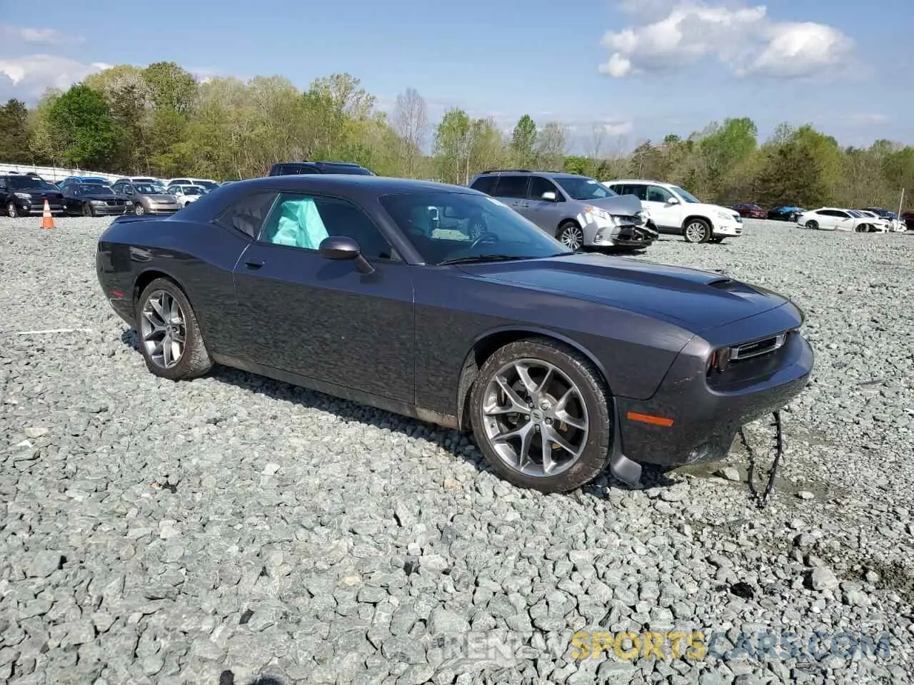 4 Photograph of a damaged car 2C3CDZJG8NH257822 DODGE CHALLENGER 2022