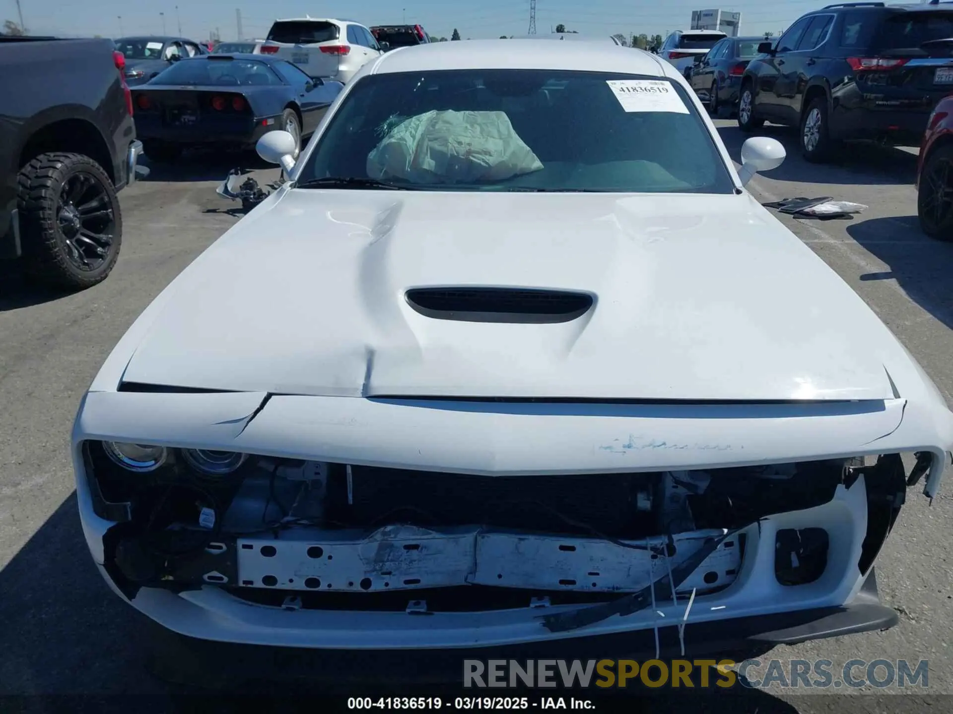 13 Photograph of a damaged car 2C3CDZJG9NH249597 DODGE CHALLENGER 2022