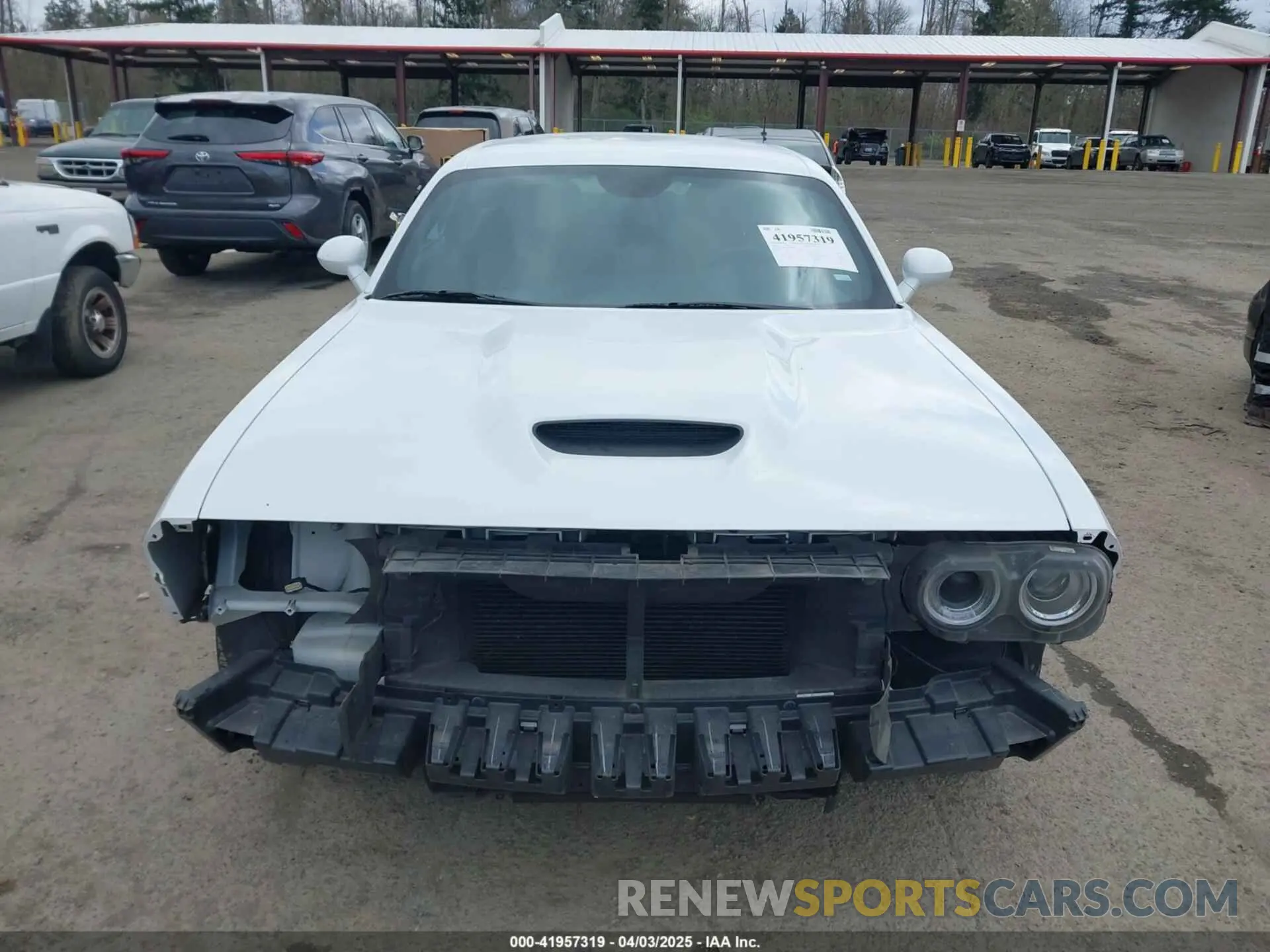 13 Photograph of a damaged car 2C3CDZJG9NH260762 DODGE CHALLENGER 2022