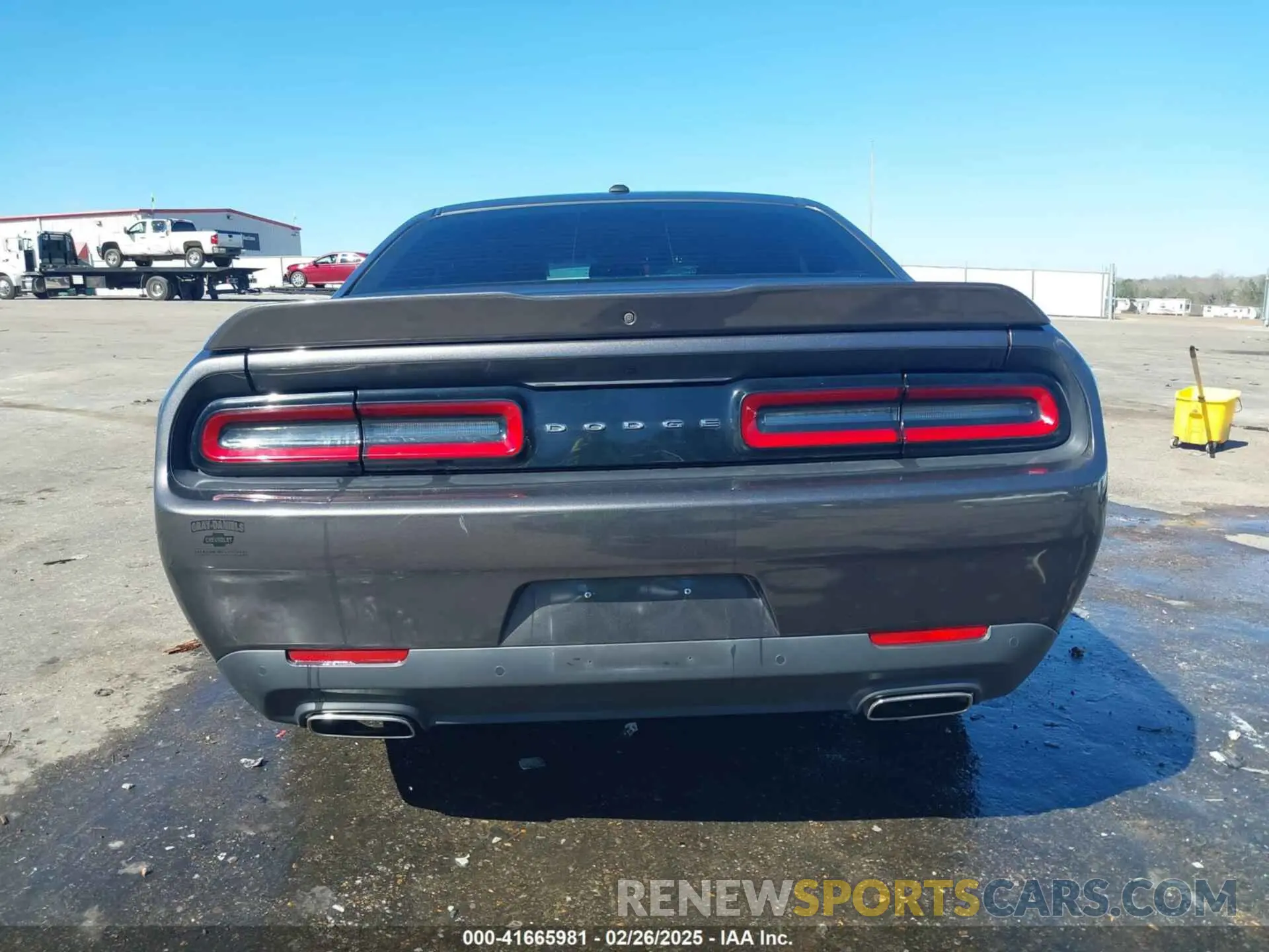 15 Photograph of a damaged car 2C3CDZJGXNH237572 DODGE CHALLENGER 2022