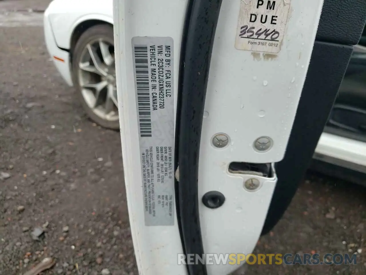 12 Photograph of a damaged car 2C3CDZJGXNH237720 DODGE CHALLENGER 2022