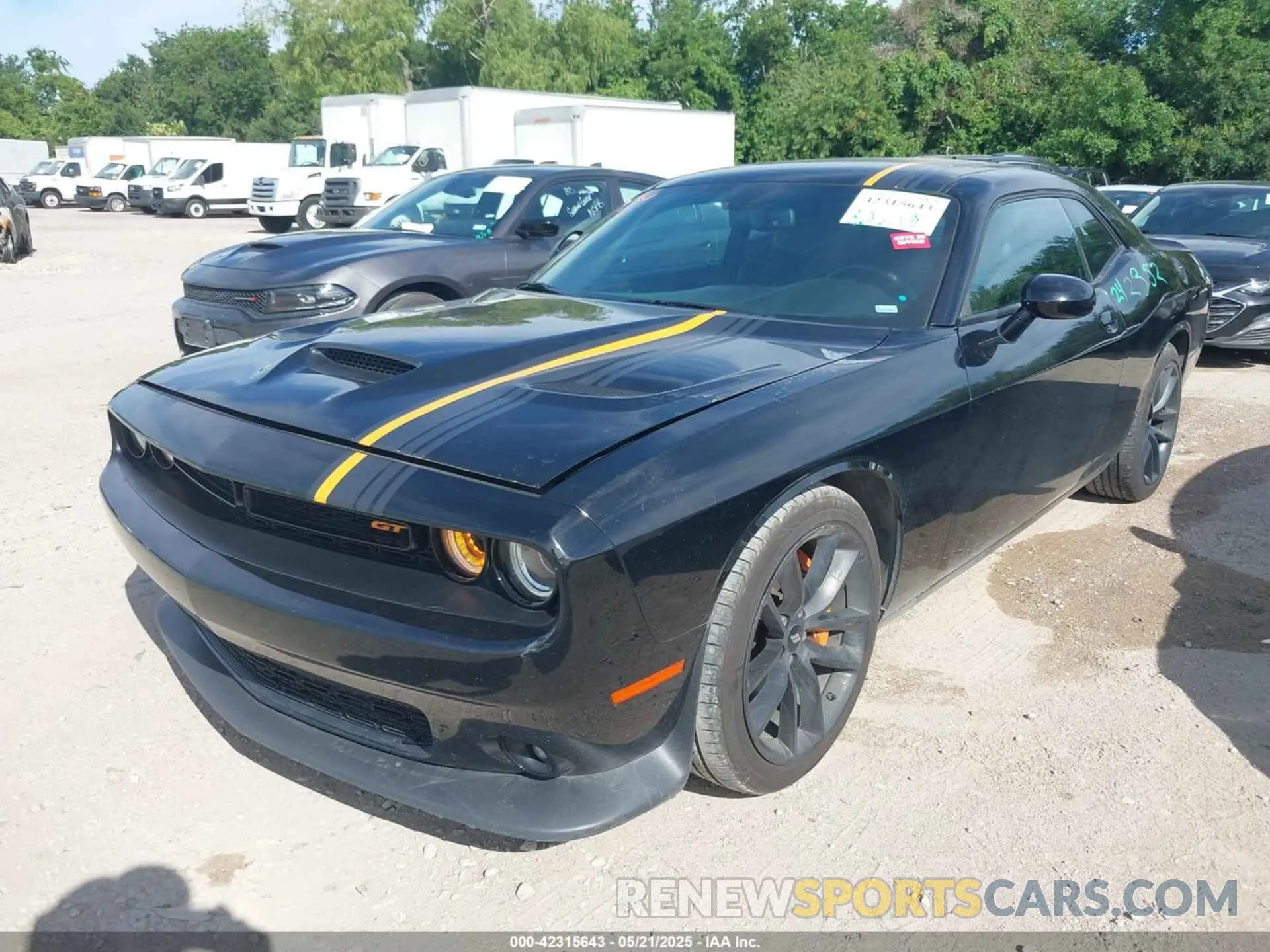 2 Photograph of a damaged car 2C3CDZJGXNH242352 DODGE CHALLENGER 2022