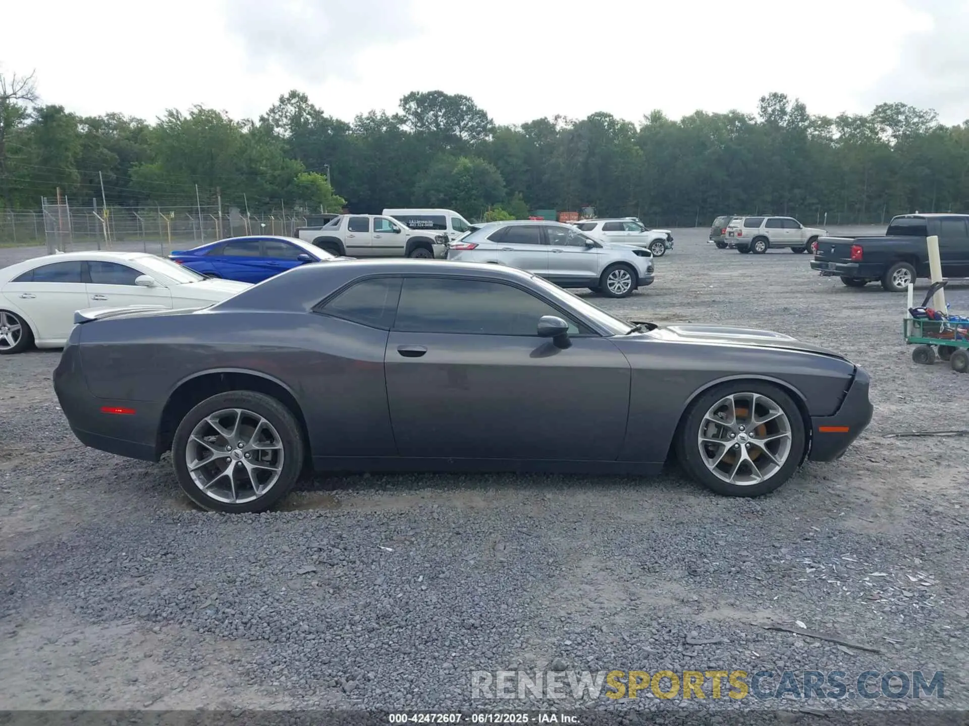 14 Photograph of a damaged car 2C3CDZJGXNH254369 DODGE CHALLENGER 2022
