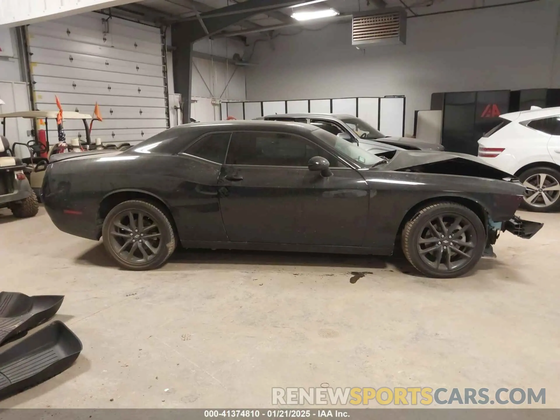 13 Photograph of a damaged car 2C3CDZKG3NH156704 DODGE CHALLENGER 2022