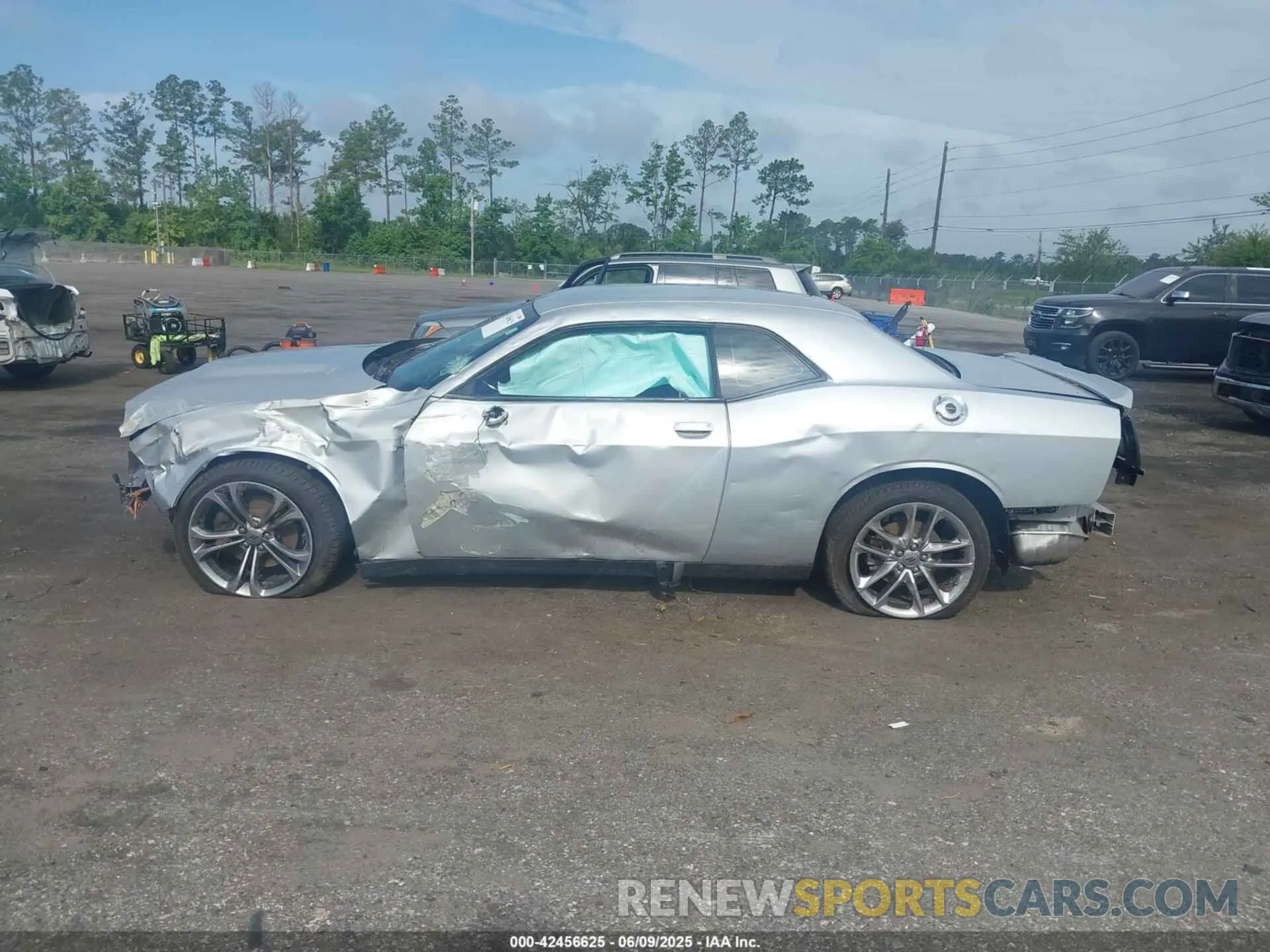 15 Photograph of a damaged car 2C3CDZKG3NH196507 DODGE CHALLENGER 2022