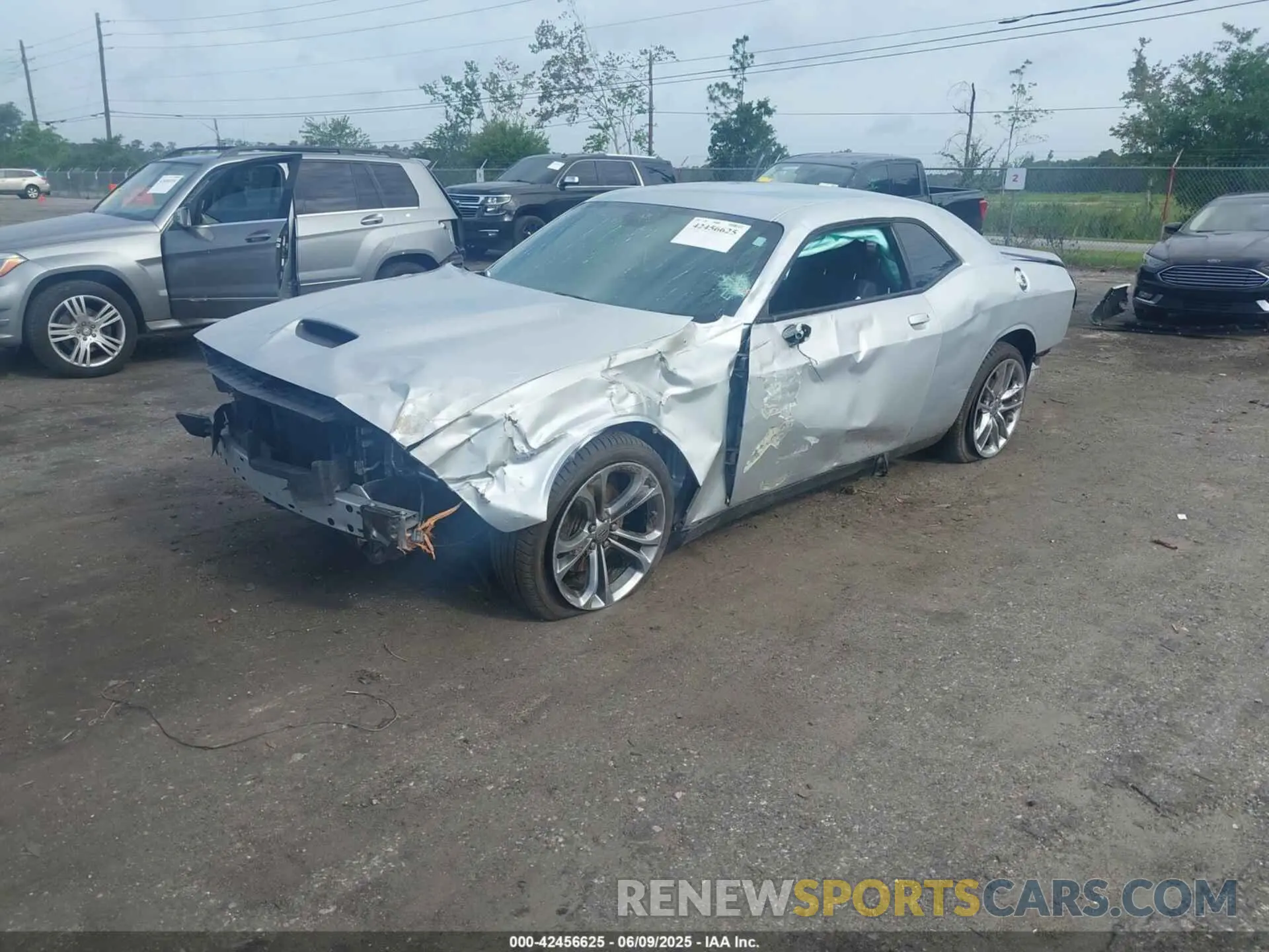 2 Photograph of a damaged car 2C3CDZKG3NH196507 DODGE CHALLENGER 2022