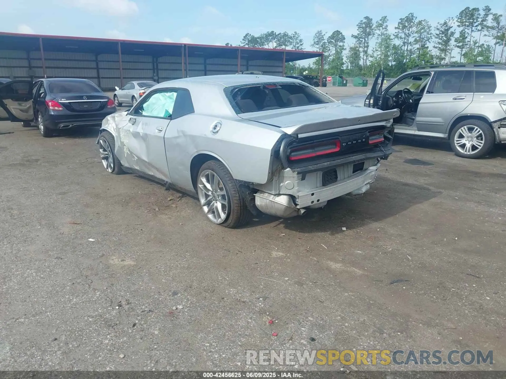 3 Photograph of a damaged car 2C3CDZKG3NH196507 DODGE CHALLENGER 2022