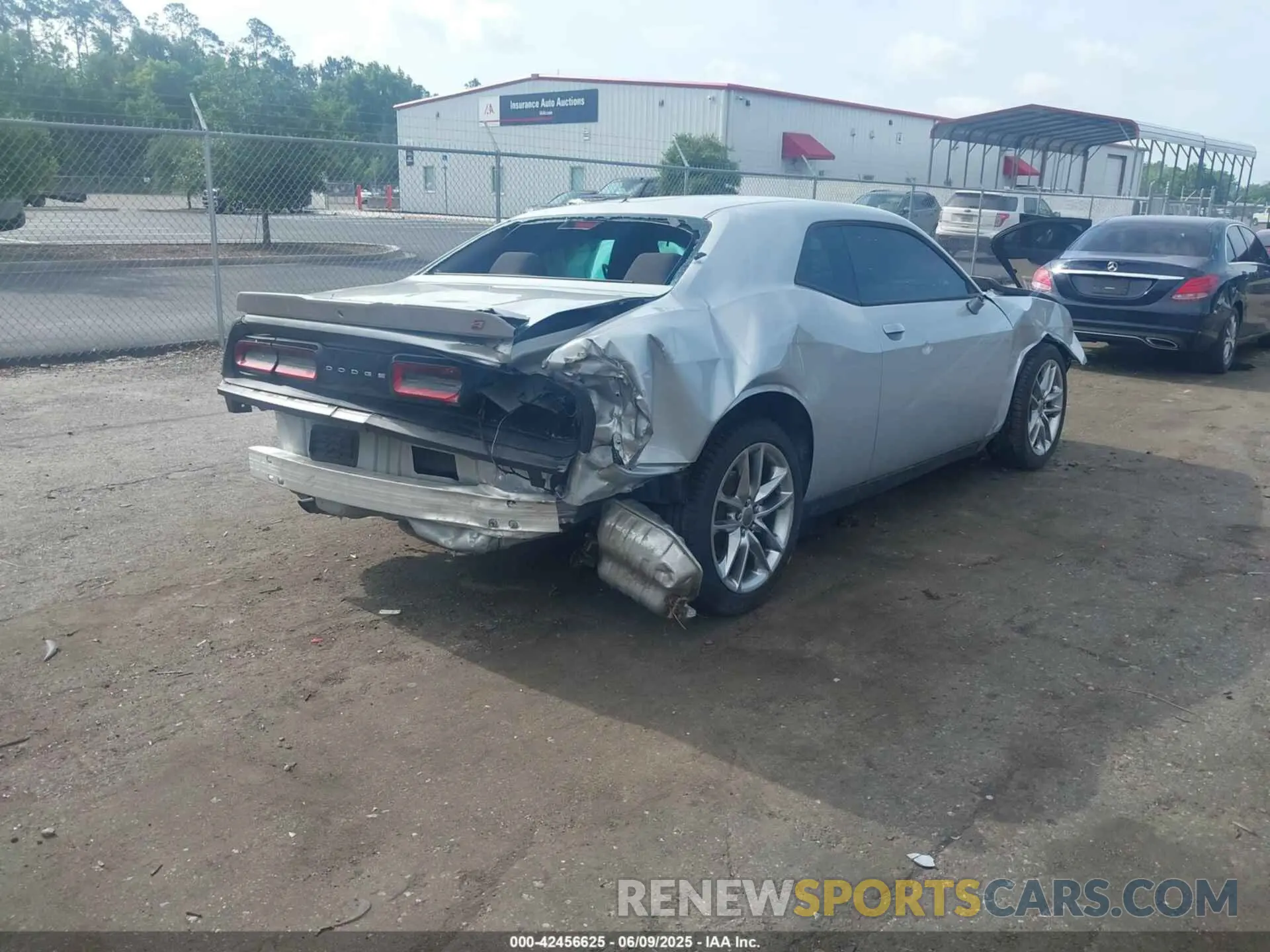 4 Photograph of a damaged car 2C3CDZKG3NH196507 DODGE CHALLENGER 2022