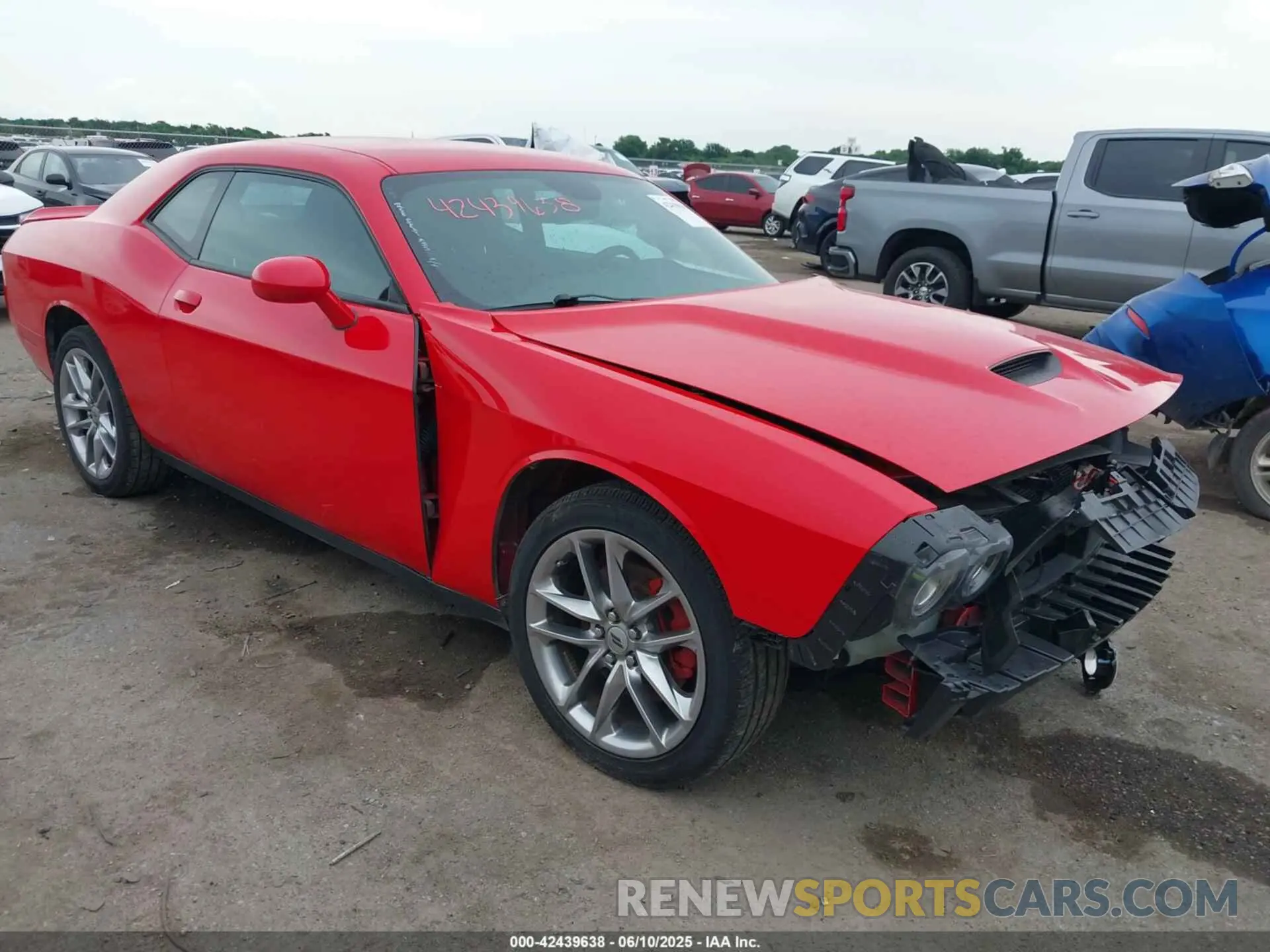1 Photograph of a damaged car 2C3CDZKG5NH223738 DODGE CHALLENGER 2022
