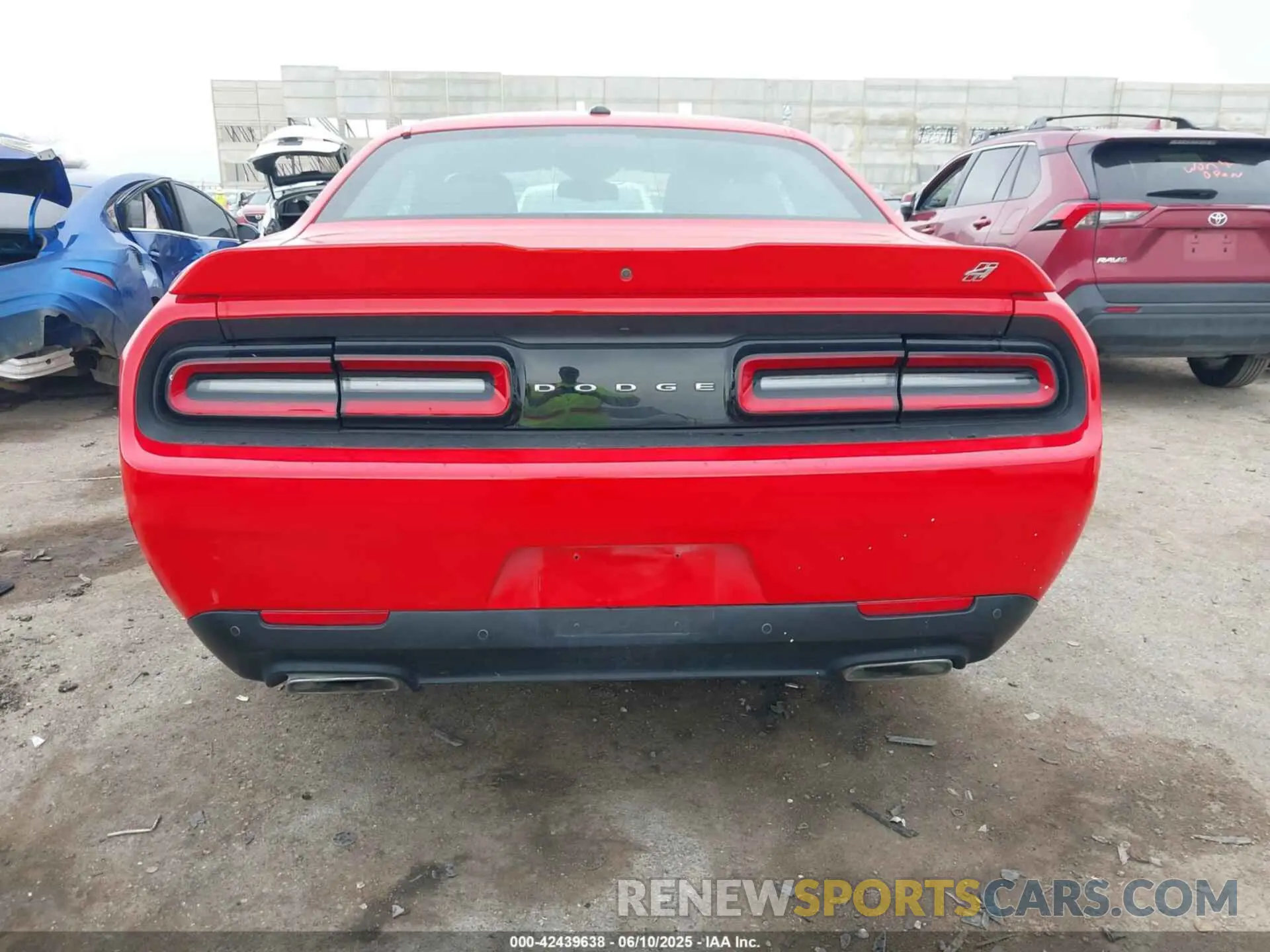 16 Photograph of a damaged car 2C3CDZKG5NH223738 DODGE CHALLENGER 2022