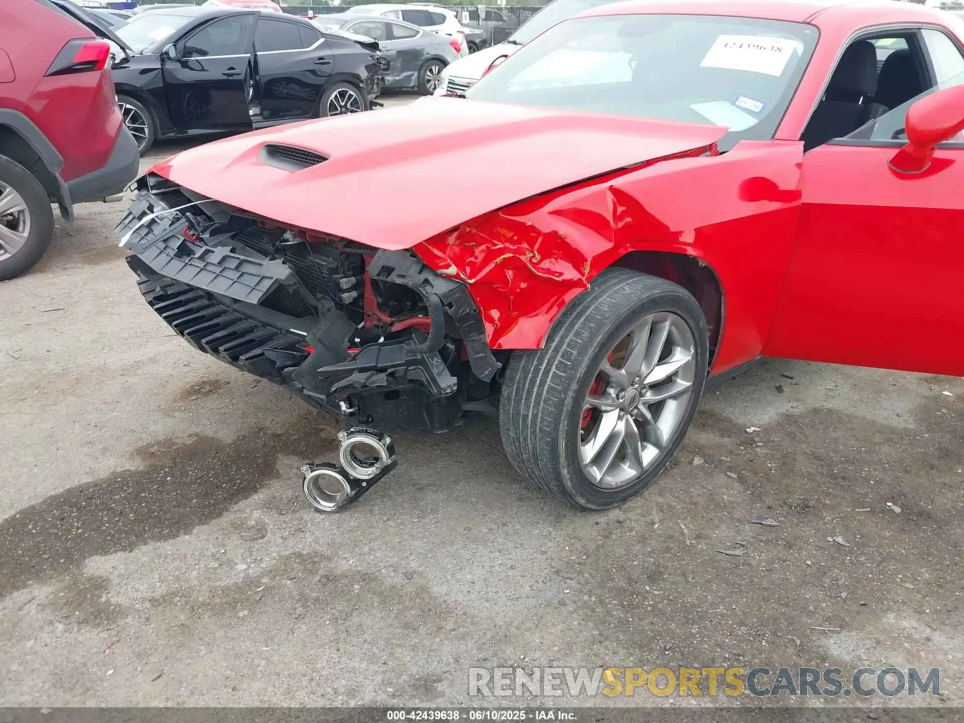 6 Photograph of a damaged car 2C3CDZKG5NH223738 DODGE CHALLENGER 2022