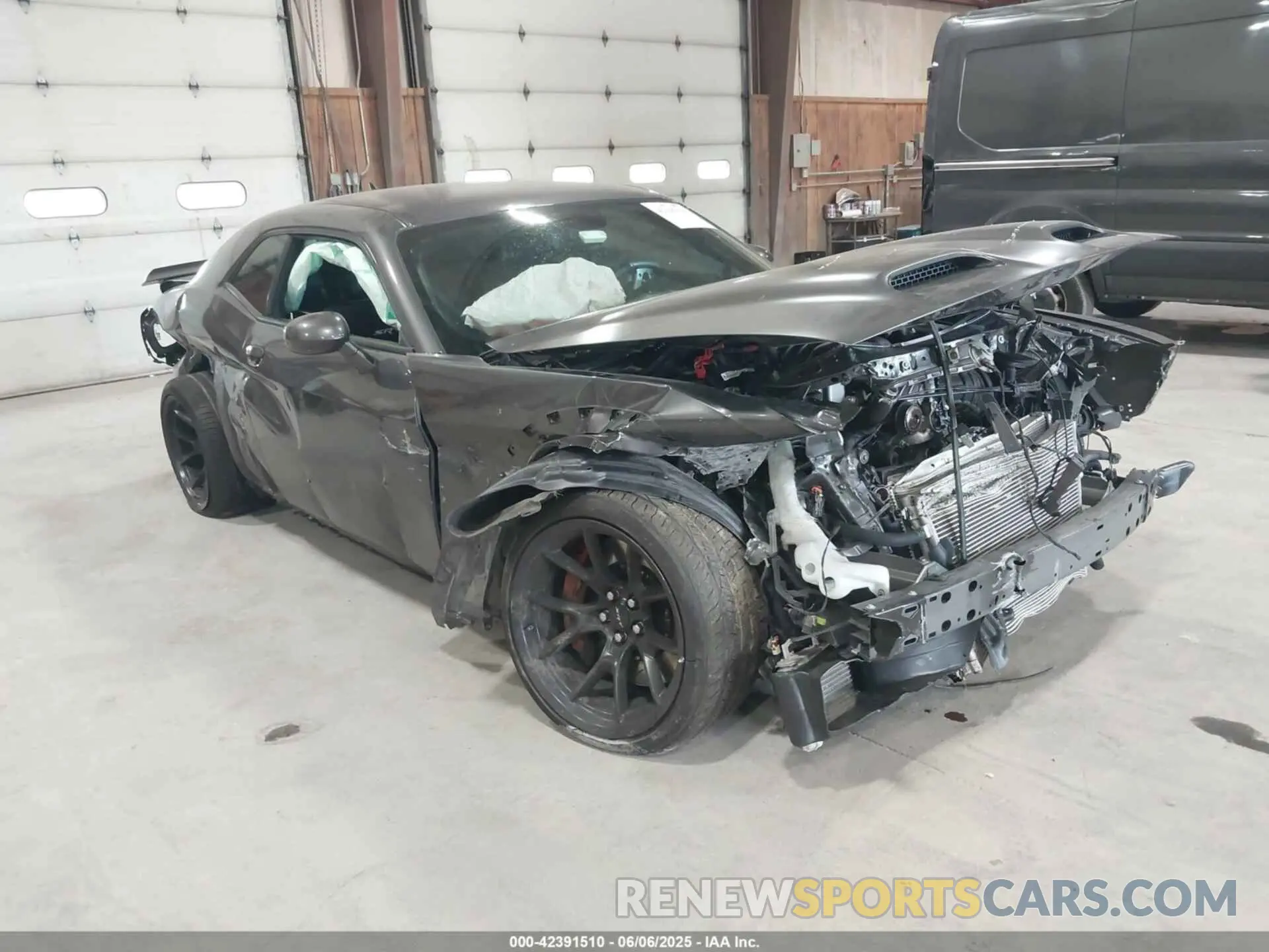 1 Photograph of a damaged car 2C3CDZL92NH100298 DODGE CHALLENGER 2022