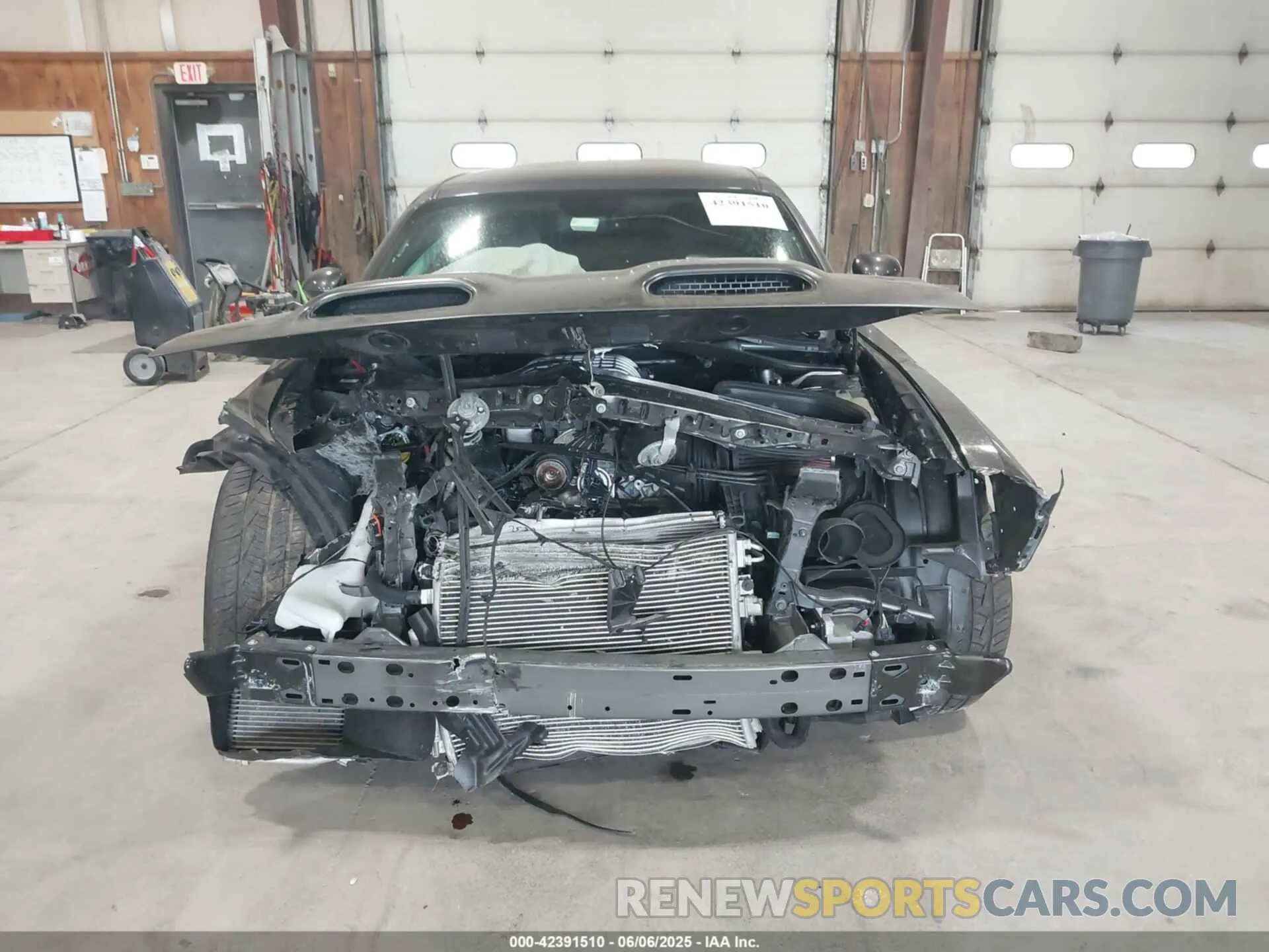 13 Photograph of a damaged car 2C3CDZL92NH100298 DODGE CHALLENGER 2022