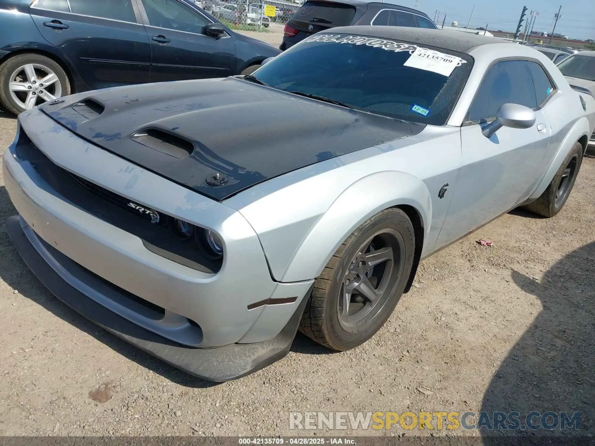 2 Photograph of a damaged car 2C3CDZL95NH121338 DODGE CHALLENGER 2022