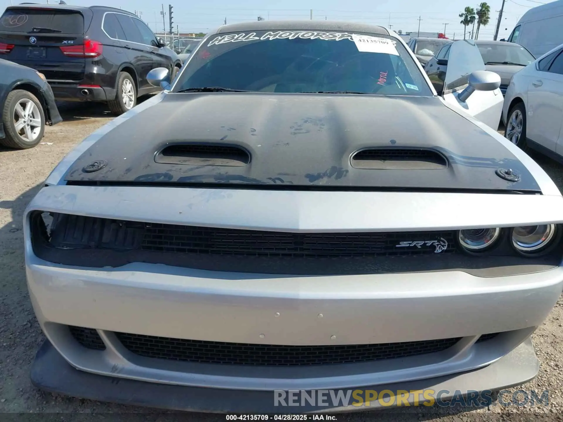 6 Photograph of a damaged car 2C3CDZL95NH121338 DODGE CHALLENGER 2022