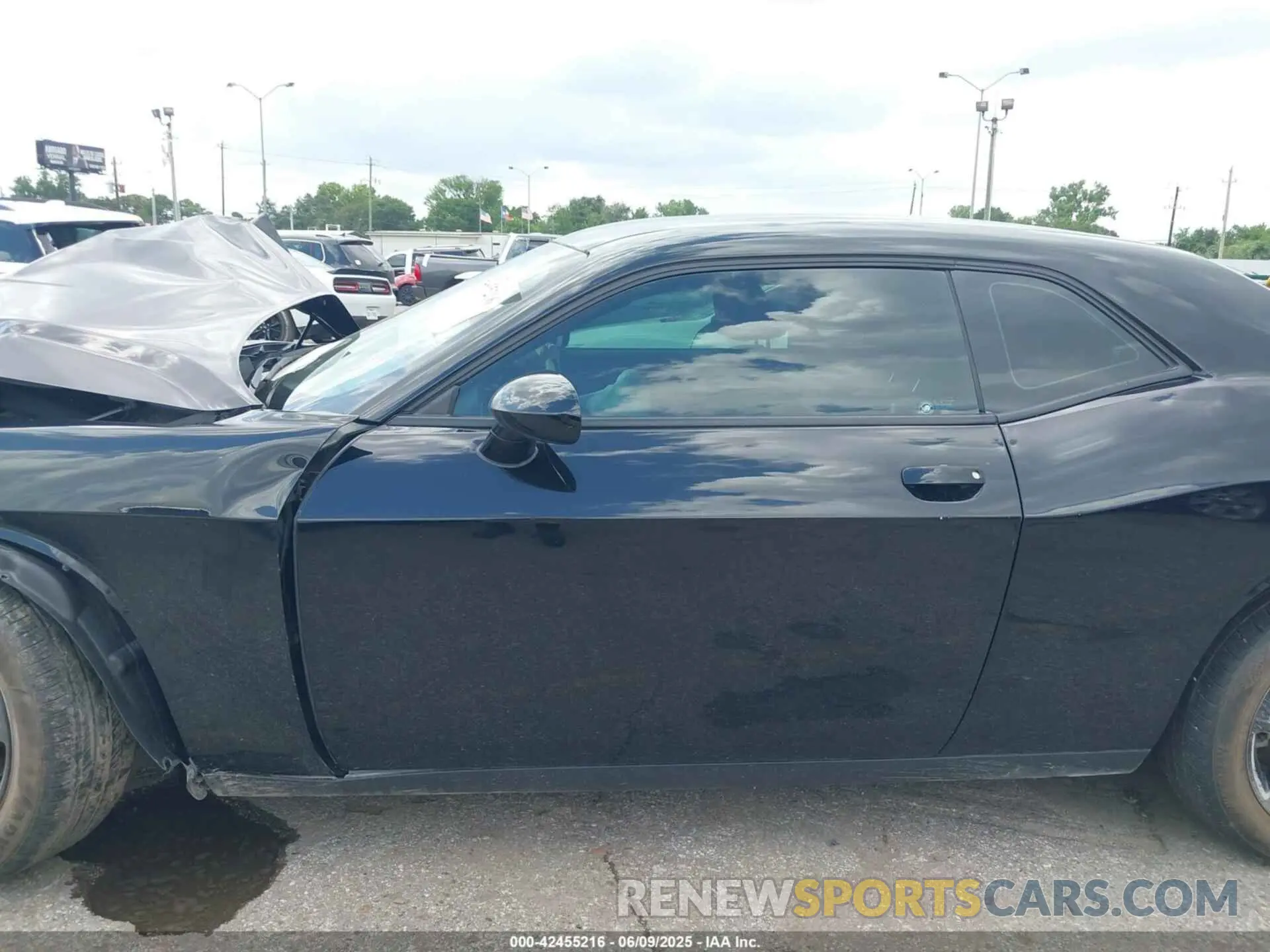 14 Photograph of a damaged car 2C3CDZAG1PH526326 DODGE CHALLENGER 2023