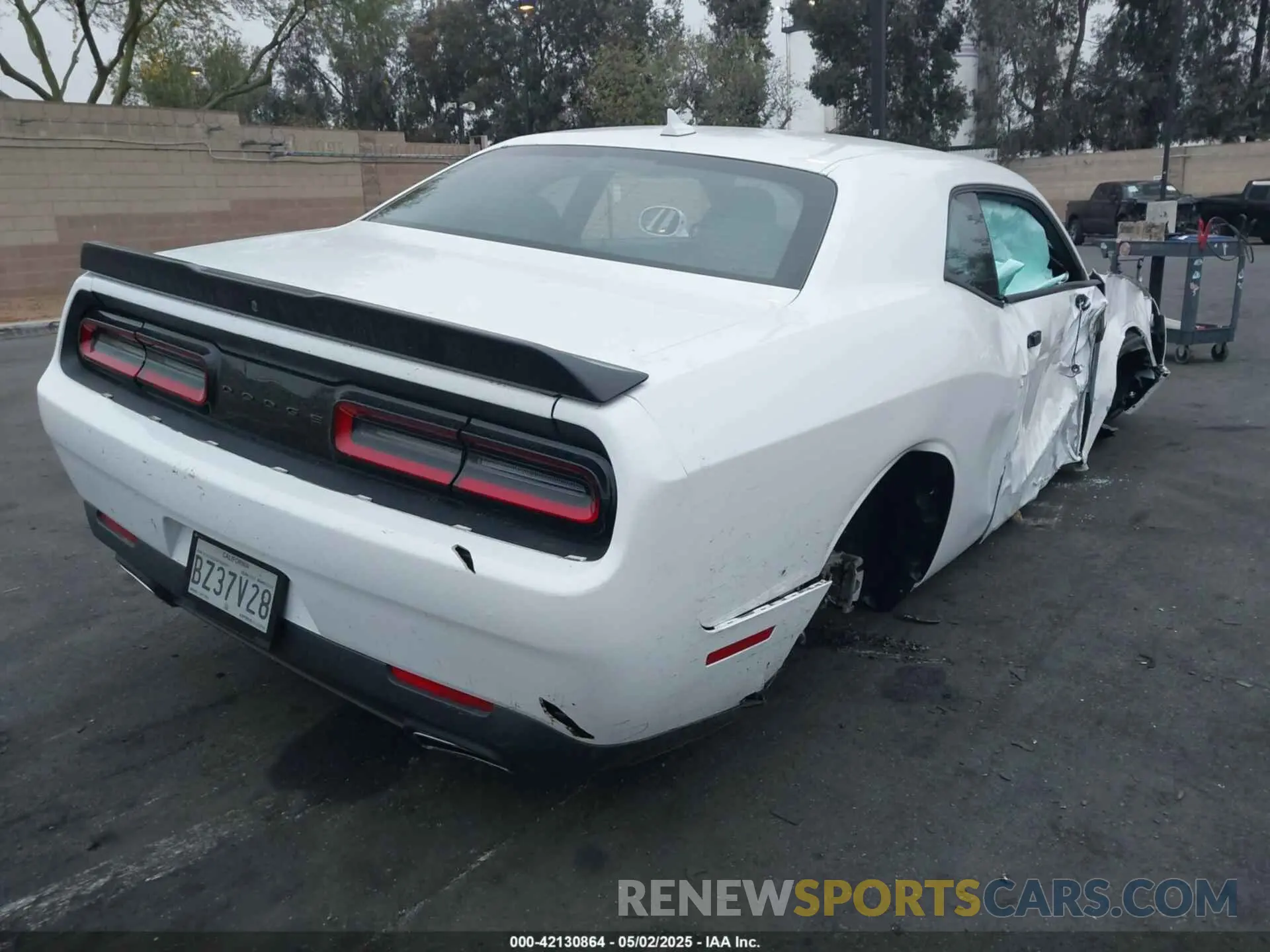 4 Photograph of a damaged car 2C3CDZAG5PH563251 DODGE CHALLENGER 2023