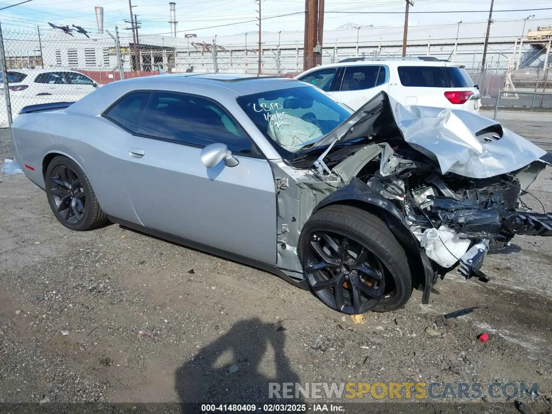 1 Photograph of a damaged car 2C3CDZBT0PH692767 DODGE CHALLENGER 2023