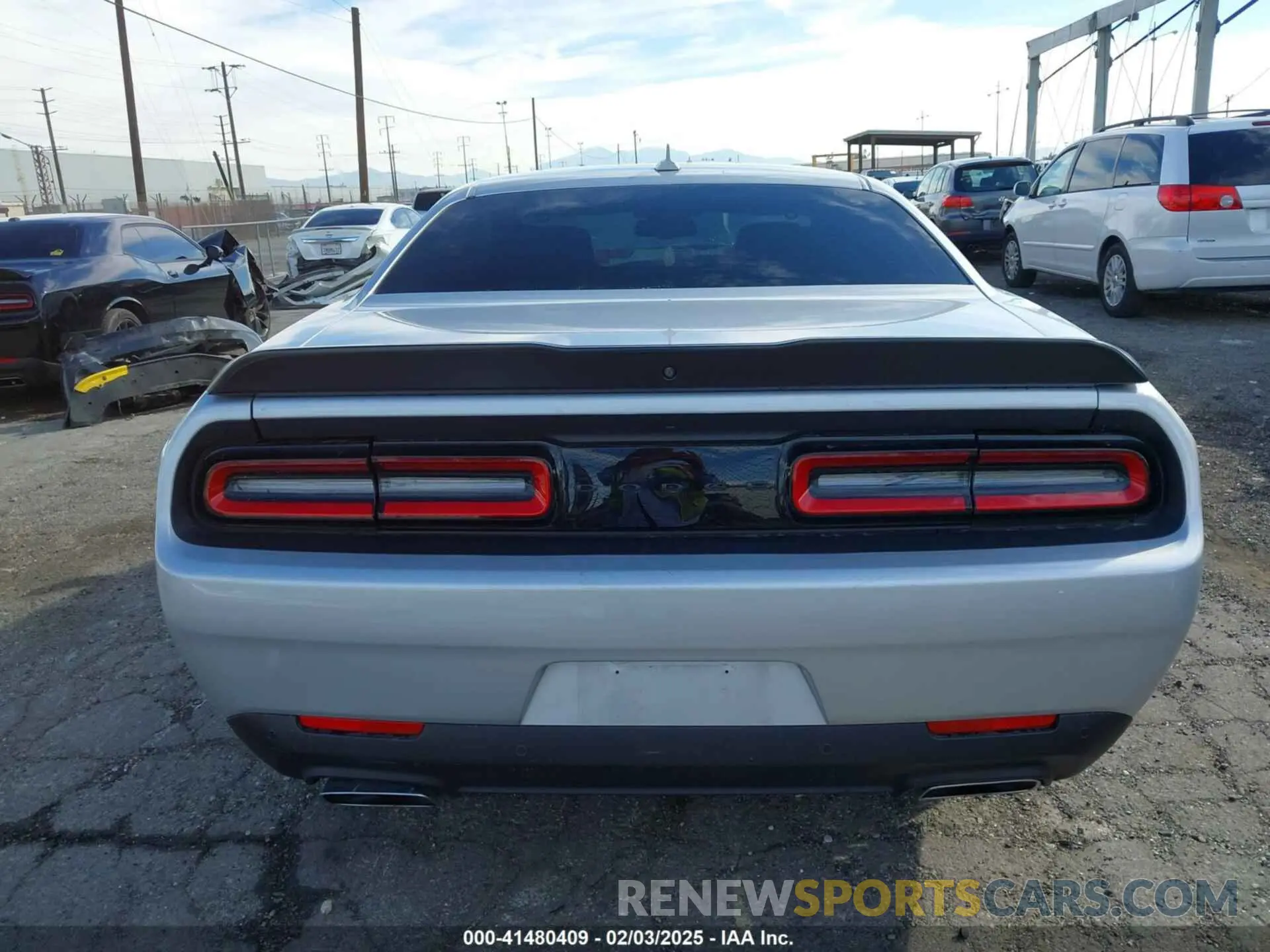 16 Photograph of a damaged car 2C3CDZBT0PH692767 DODGE CHALLENGER 2023