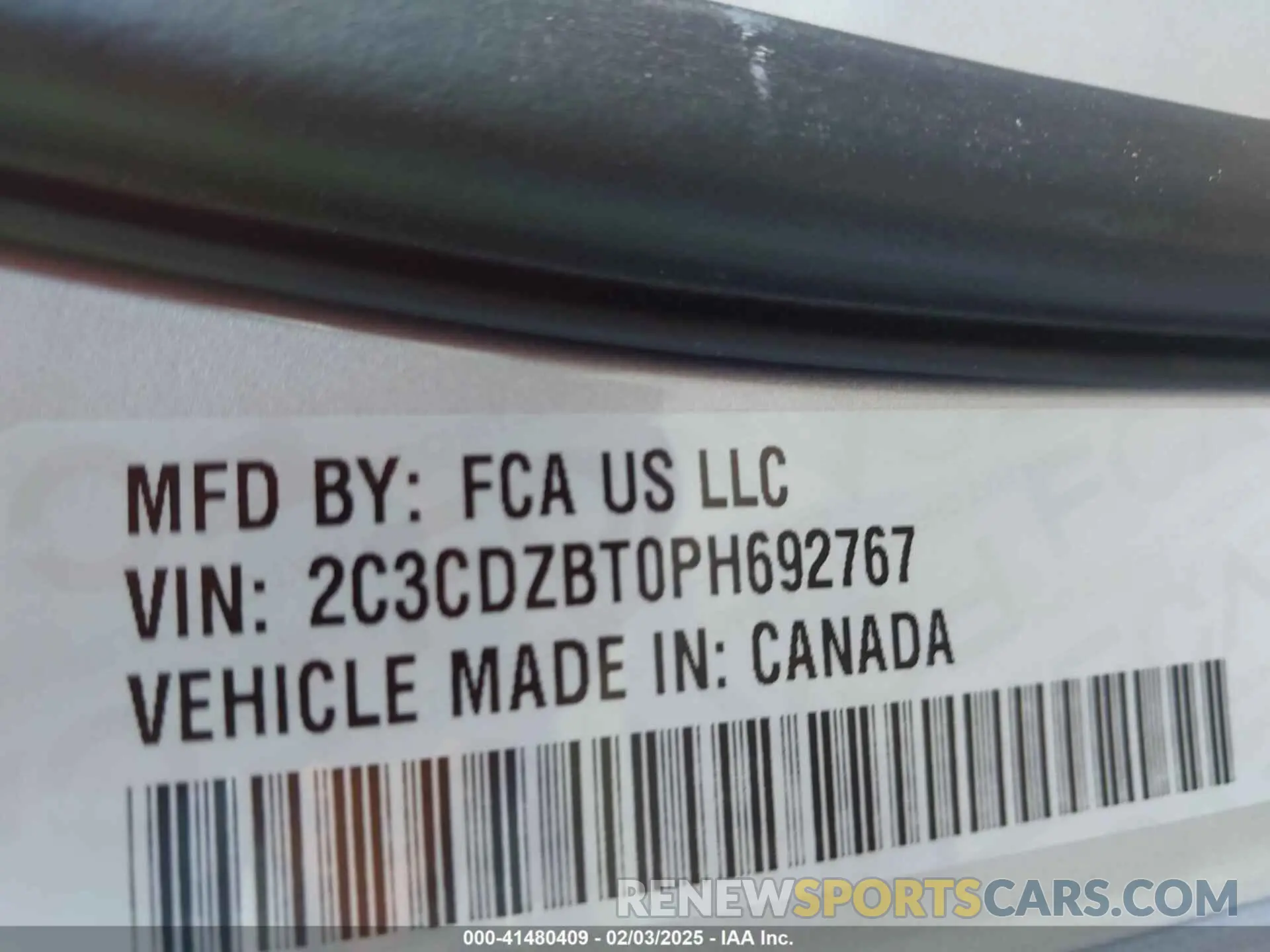 9 Photograph of a damaged car 2C3CDZBT0PH692767 DODGE CHALLENGER 2023